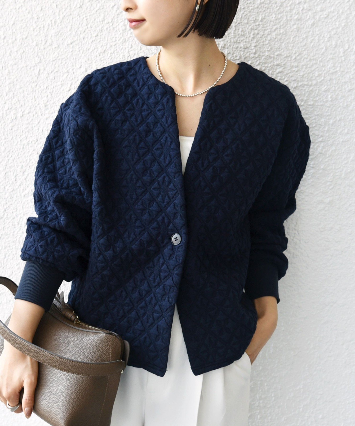 【シップス フォー ウィメン/SHIPS】の【WEB限定】 手洗い可能 キルティング ジャカード カーディガン インテリア・キッズ・メンズ・レディースファッション・服の通販 founy(ファニー) 　ファッション　Fashion　レディースファッション　Fashion for Women　トップス・カットソー　Cut & Sew Tops　カーディガン・羽織り　Layered Style Cardigans　カットソー　Cut and Sewn Top　カーディガン　Cardigan, Knitwear　キルティング　Quilted, Quilting　ショート　Short, Short Length　シンプル　Simple, Minimal　ジャカード／ジャガード　Jacquard, Woven Pattern　スキッパー　Skipper, Open Collar　タートルネック　Turtleneck, High Neck　デニム　Denim, Jeans Material　フレア　Flare, Flared　ボトム　Bottoms, Lower Wear　ポケット　Pocket, Pocket Detail　ワイド　Wide, Wide Fit　冬　Winter / This Winter　おすすめ　Recommended / Our Picks　2025年　2025　2025-2026秋冬・A/W　Autumn/Winter 2025–26 AW25–26　ネイビー|ID: prp329100004528782 ipo3291000000034820393