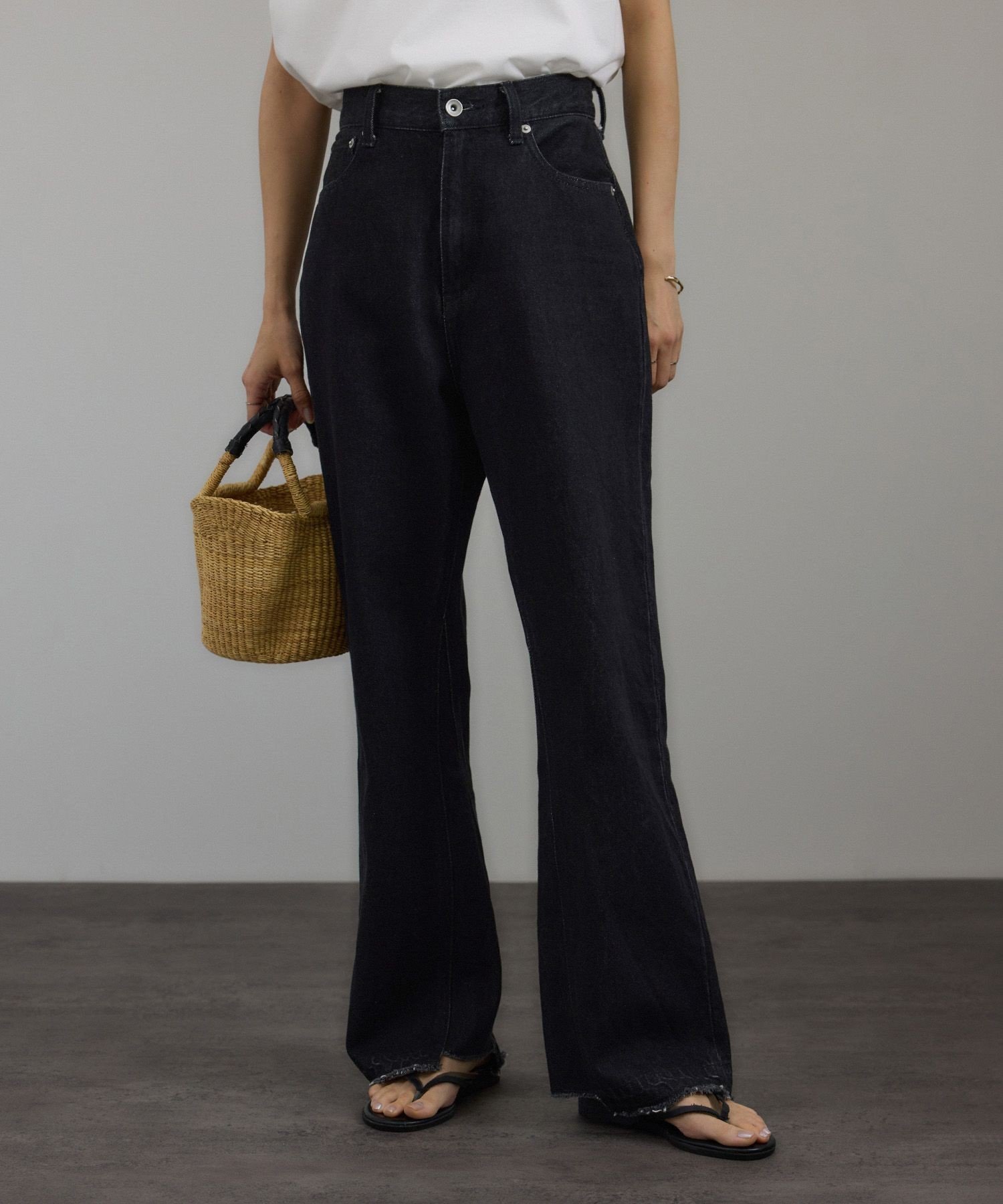 【サロン アダム エ ロペ/SALON adam et rope'】のCOTTON USAセミフレアデニム 3 インテリア・キッズ・メンズ・レディースファッション・服の通販 founy(ファニー) 　ファッション　Fashion　レディースファッション　WOMEN　カットオフ　Cut Off　デニム　Denim　フレア　Flare　定番　Standard　チャコール(06)|ID: prp329100004528811 ipo3291000000032511255