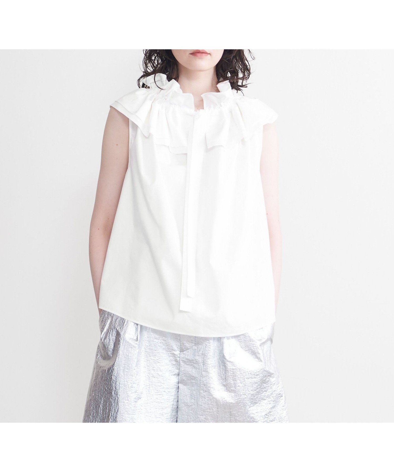 【その他のブランド/Other】のAEWEN MATOPH ギャザーリボン ノースリーブブラウス 人気、トレンドファッション・服の通販 founy(ファニー) 　ファッション　Fashion　レディースファッション　WOMEN　トップス・カットソー　Tops/Tshirt　キャミソール / ノースリーブ　No Sleeves　シャツ/ブラウス　Shirts/Blouses　おすすめ　Recommend　ギャザー　Gather　スリーブ　Sleeve　タイプライター　Typewriter　デニム　Denim　ノースリーブ　No Sleeve　フェミニン　Feminine　フリル　Frills　フレンチ　French　ミックス　Mix　リボン　Ribbon　ワイド　Wide　エレガント 上品　Elegant　 other-1|ID: prp329100004528814 ipo3291000000032022420