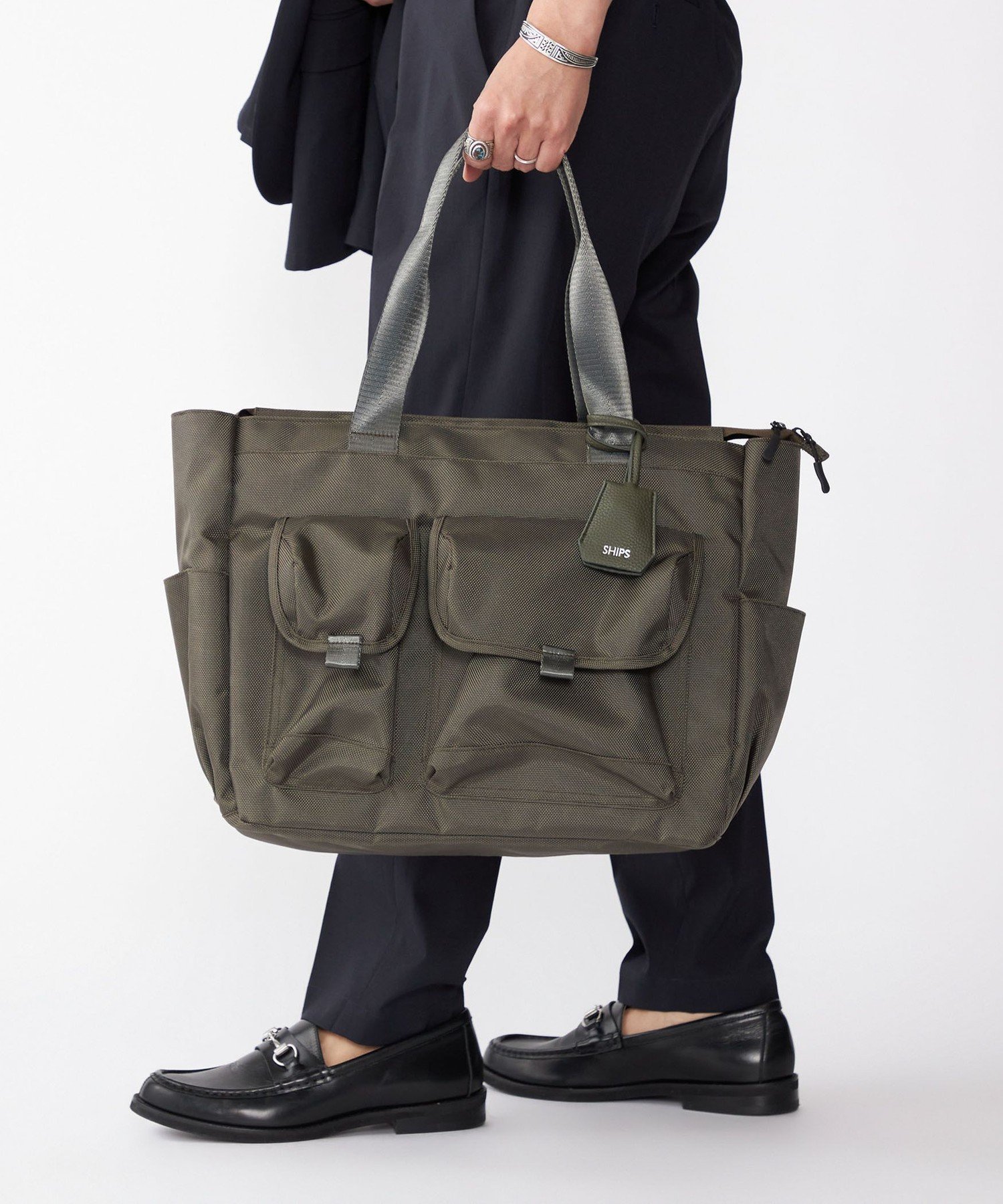 【シップス/SHIPS / MEN】の【WEB限定】SHIPS ビズ ワイド ブリーフ トート バッグ インテリア・キッズ・メンズ・レディースファッション・服の通販 founy(ファニー) 　ファッション　Fashion　メンズファッション　Men's Style Online　バッグ　Bag/Men　シンプル　Simple　ジップ　Zip　ビジネス 仕事 通勤　Business　フラップ　Flap　フロント　Front　ポケット　Pocket　ワイド　Wide　ワンポイント　One Point　軽量　Lightweight　オリーブ|ID: prp329100004528817 ipo3291000000032584755
