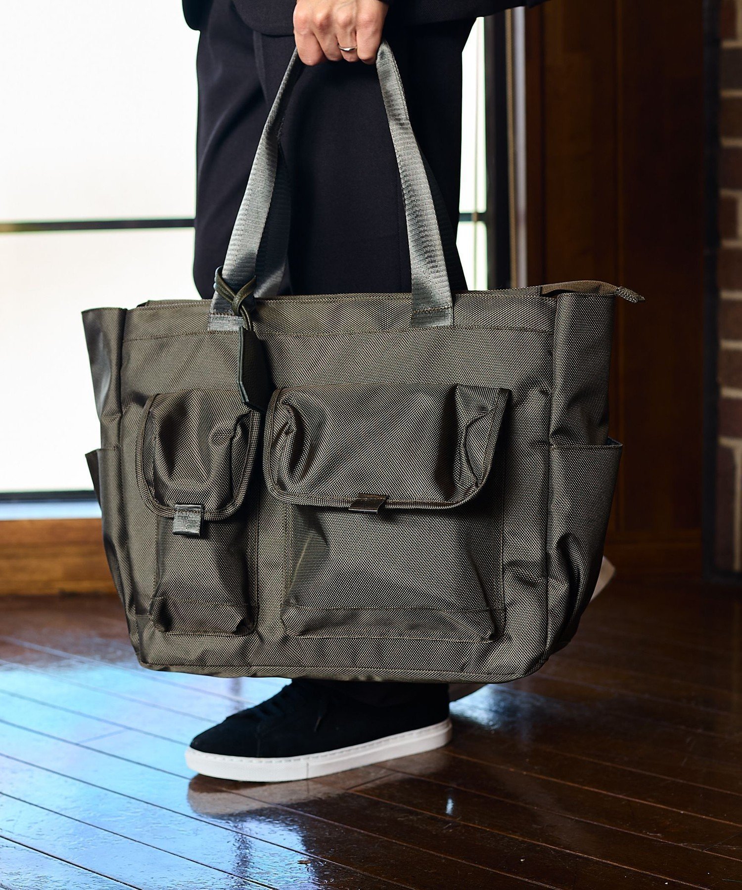 【シップス/SHIPS / MEN】の【WEB限定】SHIPS ビズ ワイド ブリーフ トート バッグ インテリア・キッズ・メンズ・レディースファッション・服の通販 founy(ファニー) 　ファッション　Fashion　メンズファッション　Fashion for Men　バッグ　Bags　軽量　Lightweight, Ultra Light　シンプル　Simple, Minimal　ジップ　Zip, Zipper　フラップ　Flap, Flap Pocket　フロント　Front, Front Design　ポケット　Pocket, Pocket Detail　ワイド　Wide, Wide Fit　ワンポイント　One Point, Statement Accent　ビジネス 仕事 通勤　Business / Work / Commuting　オリーブ|ID: prp329100004528817 ipo3291000000034066137