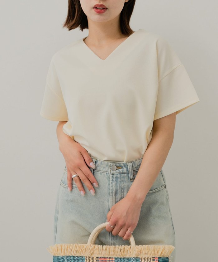 【センスオブプレイス/SENSE OF PLACE by URBAN RESEARCH】のミラノリブVネックTシャツ インテリア・キッズ・メンズ・レディースファッション・服の通販 founy(ファニー) https://founy.com/ ファッション Fashion レディースファッション WOMEN トップス・カットソー Tops/Tshirt シャツ/ブラウス Shirts/Blouses ロング / Tシャツ T-Shirts Vネック V-Neck 2025年 2025 2025春夏・S/S Ss,Spring/Summer,2025 ミラノリブ Milan Ribs 夏 Summer S/S・春夏 Ss・Spring/Summer |ID: prp329100004528848 ipo3291000000032022552