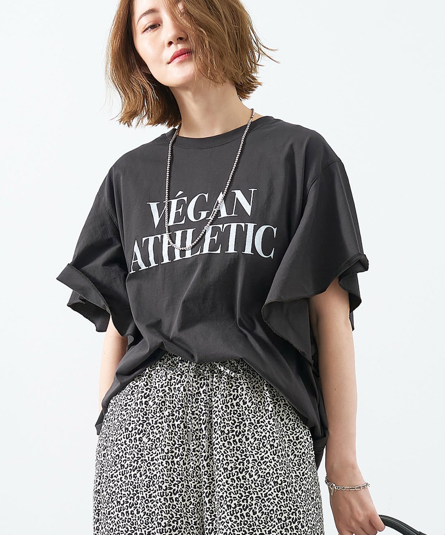 【マイカ ディール/MICA & DEAL】のVEGANATHLETIC ロゴフリルスリーブT-shirt インテリア・キッズ・メンズ・レディースファッション・服の通販 founy(ファニー) 　ファッション　Fashion　レディースファッション　Ladies' Fashion Online　トップス・カットソー　Tops/Tshirt　シャツ/ブラウス　Shirts/Blouses　ロング / Tシャツ　T-Shirts　カットソー　Cut And Sew　シルク　Silk　SUMIKURO|ID: prp329100004528890 ipo3291000000032622919