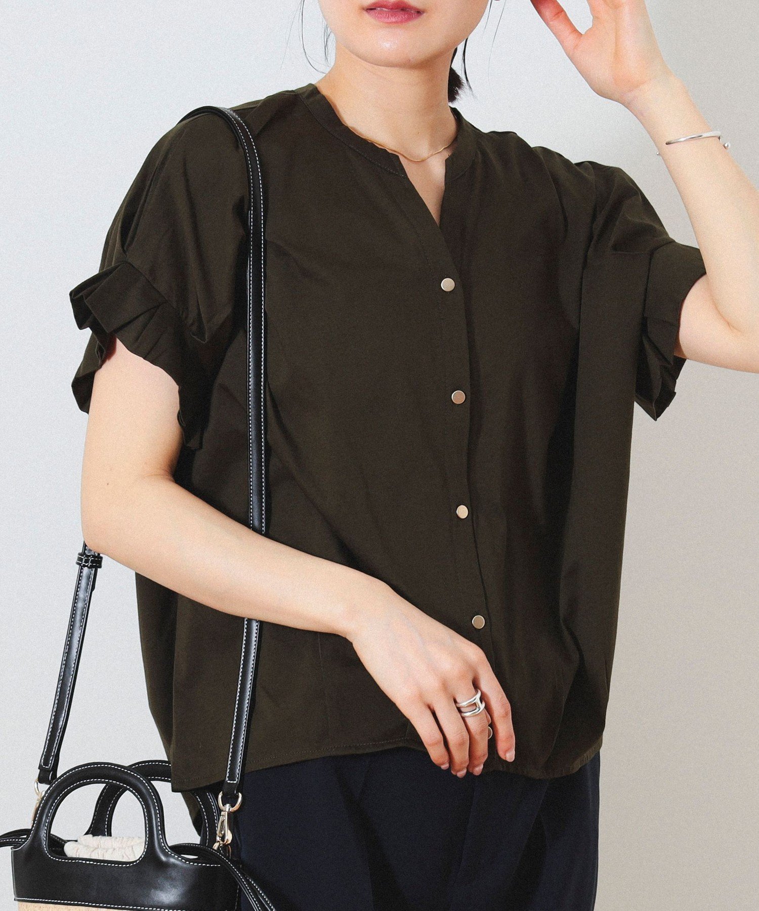 【ビームス ハート/BEAMS HEART】の【WEB限定色あり/ベストセラー/ウォッシャブル/半袖】スキッパーネック カットソー 25SS きれいめ お仕事 ブラウス見え キーネック インテリア・キッズ・メンズ・レディースファッション・服の通販 founy(ファニー) 　ファッション　Fashion　レディースファッション　WOMEN　アウター　Coat Outerwear　トップス・カットソー　Tops/Tshirt　シャツ/ブラウス　Shirts/Blouses　ベスト/ジレ　Gilets/Vests　カットソー　Cut and Sewn　ウォッシャブル　Washable　カットソー　Cut And Sew　シルケット　Mercerization　スキッパー　Skipper　バランス　Balance　フェミニン　Feminine　フリル　Frills　フロント　Front　ボトム　Bottom　半袖　Short Sleeve　おすすめ　Recommend　エレガント 上品　Elegant　ビジネス 仕事 通勤　Business　2025年　2025　2025春夏・S/S　Ss,Spring/Summer,2025　【WEB限定】OLIVE|ID: prp329100004528910 ipo3291000000032022816