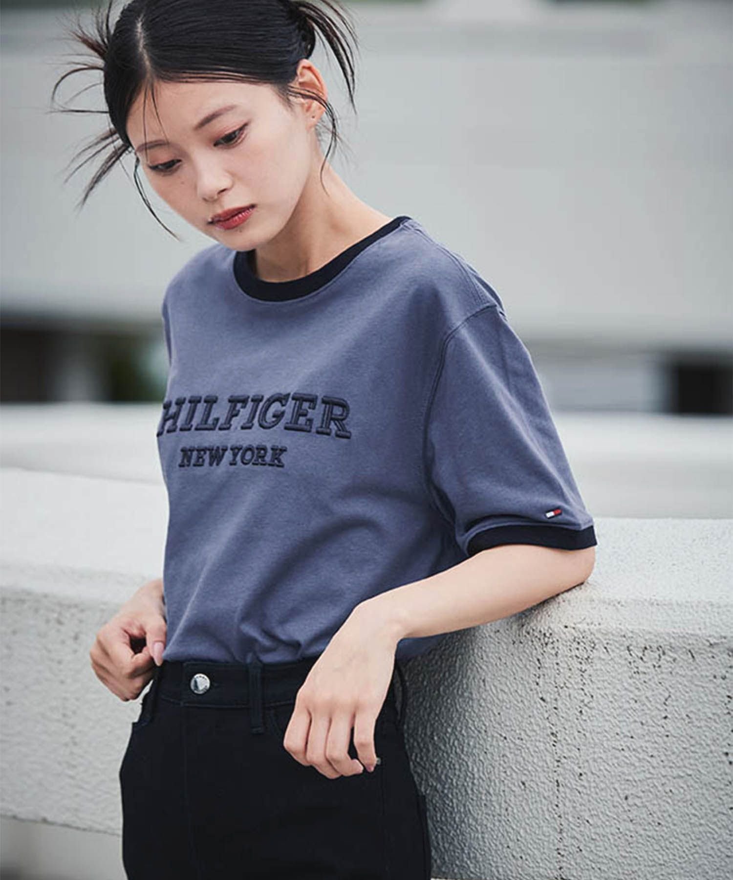 【トミーヒルフィガー/TOMMY HILFIGER】の【オンライン限定】【ユニセックス】トミーヒルフィガー モノタイプリンガーTシャツ インテリア・キッズ・メンズ・レディースファッション・服の通販 founy(ファニー) 　ファッション　Fashion　レディースファッション　Fashion for Women　トップス・カットソー　Cut & Sew Tops　シャツ・ブラウス・オフィスカジュアル　Elegant Blouses & Button-Ups　ロングTシャツ・Tシャツ　Longline T-Shirts & Tees　アメリカン　American Style　クラシック　Classic, Timeless Style　ゴルフ　Golf　ショート　Short, Short Length　スポーツ　Sports, Activewear　スリーブ　Sleeve, Long Sleeve / Short Sleeve　デニム　Denim, Jeans Material　フィット　Fit, Slim Fit　プリント　Print, Printed Pattern　モダン　Modern, Contemporary　リラックス　Relax, Relaxed Fit　レギュラー　Regular, Standard Fit　人気　Popular, Best Seller　ブルーC9T|ID: prp329100004528930 ipo3291000000033530837
