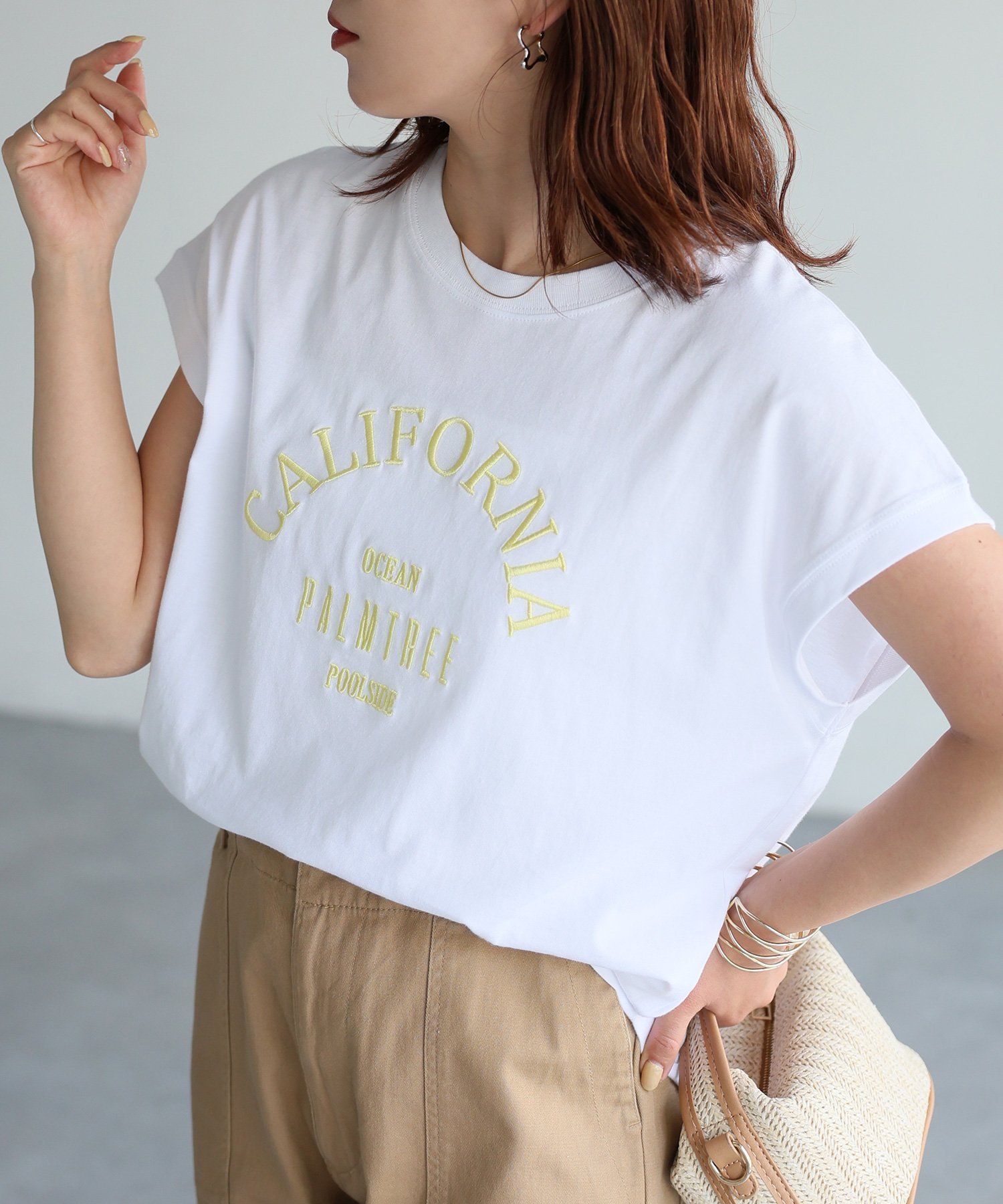 【リベリー/Riberry】のロゴ刺繍フレンチTシャツ/綿100%Tシャツ インテリア・キッズ・メンズ・レディースファッション・服の通販 founy(ファニー) 　ファッション　Fashion　レディースファッション　Ladies' Fashion Online　トップス・カットソー　Tops/Tshirt　シャツ/ブラウス　Shirts/Blouses　ロング / Tシャツ　T-Shirts　おすすめ　Recommend　インナー　Inner　シンプル　Simple　スリーブ　Sleeve　フレンチ　French　フロント　Front　レギュラー　Regular　エレガント 上品　Elegant　夏　Summer　春　Spring　S/S・春夏　Ss・Spring/Summer　ホワイト×イエロー|ID: prp329100004528995 ipo3291000000032624615