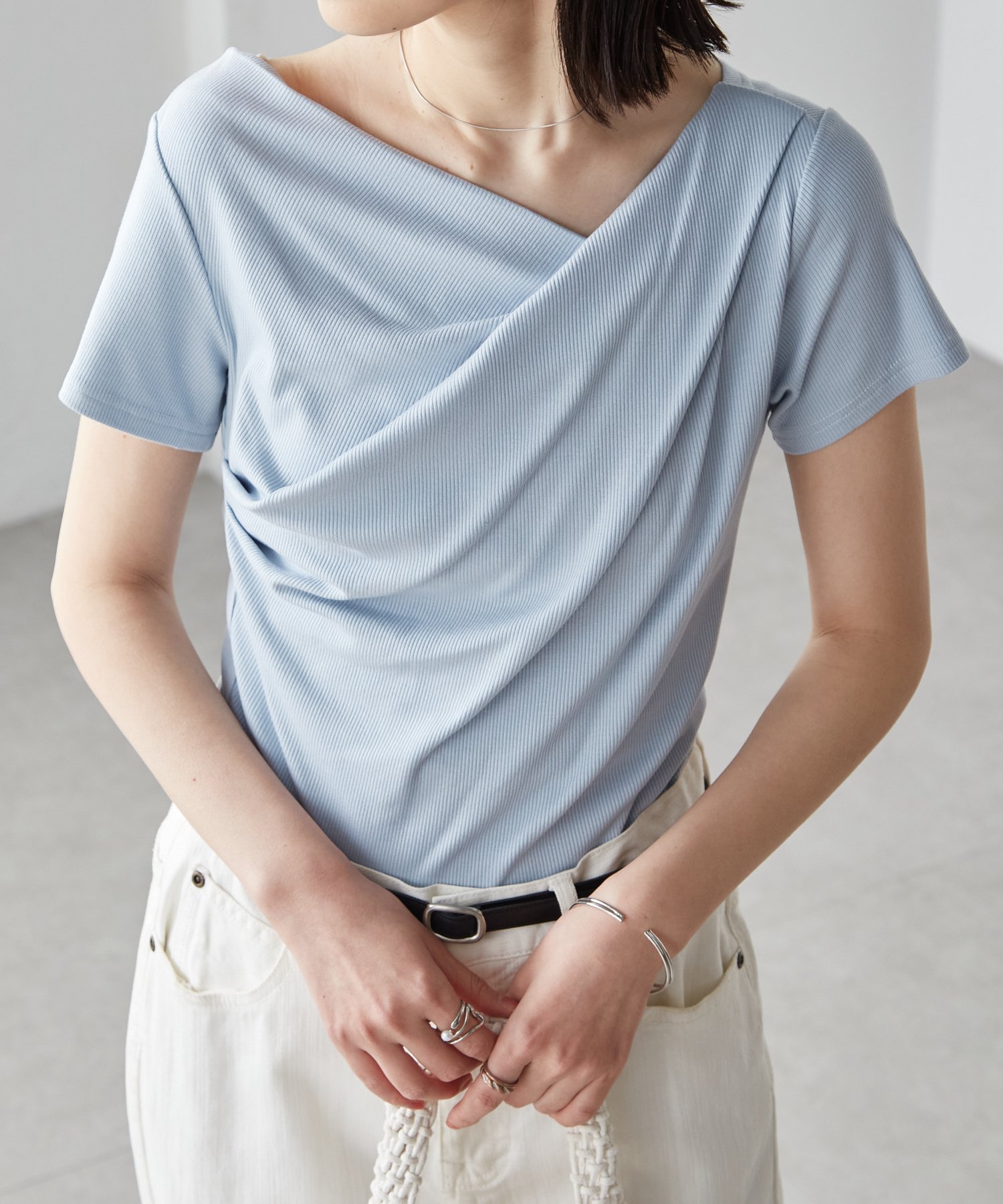 【ラナン/Ranan】のRanan/ドレープリブTシャツ インテリア・キッズ・メンズ・レディースファッション・服の通販 founy(ファニー) 　ファッション　Fashion　レディースファッション　Fashion for Women　トップス・カットソー　Cut & Sew Tops　シャツ・ブラウス・オフィスカジュアル　Elegant Blouses & Button-Ups　ロングTシャツ・Tシャツ　Longline T-Shirts & Tees　シンプル　Simple, Minimal　タイトスカート　Pencil Skirt, Tight Skirt　デコルテ　Décolleté, Neckline　トレンド　Trend, Trending Now　ドレープ　Drape, Draping Fabric　フィット　Fit, Slim Fit　フェミニン　Feminine, Girly　ベーシック　Basic, Essential　ポケット　Pocket, Pocket Detail　半袖　Short Sleeve, Half Sleeve　夏　Summer　エレガント 上品　Elegant　ブルー|ID: prp329100004529033 ipo3291000000033624455