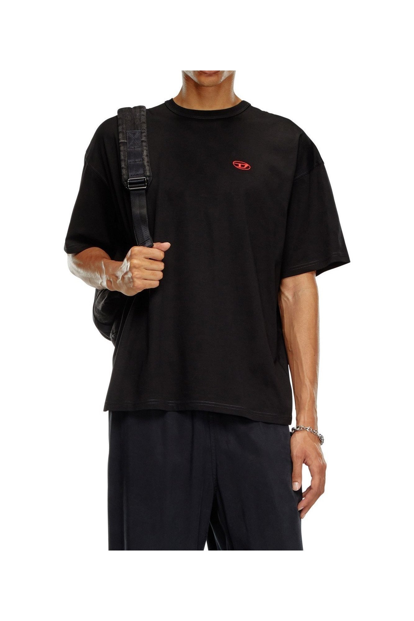 【ディーゼル/DIESEL / MEN】のメンズ Tシャツ オーバルDロゴ インテリア・キッズ・メンズ・レディースファッション・服の通販 founy(ファニー) 　ファッション　Fashion　メンズファッション　Fashion for Men　オーバル　Oval Design　プリント　Print, Printed Pattern　メンズ　Men's, Menswear　ブラック|ID: prp329100004529041 ipo3291000000033163896