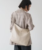 【ラシット/russet】のA4サイズ対応・510g ソフトレザーワンショルダーバッグ アイボリー|ID: prp329100004529047 ipo3291000000032023354