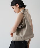 【ラシット/russet】のA4サイズ対応・510g ソフトレザーワンショルダーバッグ グレージュ|ID: prp329100004529047 ipo3291000000032023356
