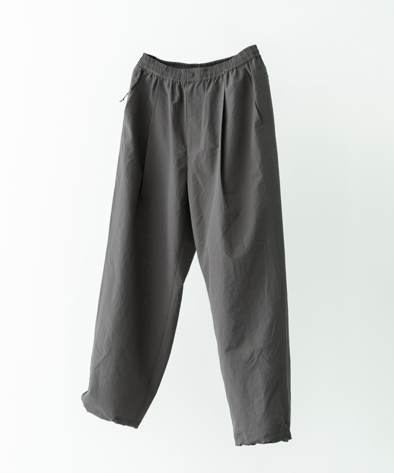 【アーバンリサーチ ドアーズ/URBAN RESEARCH DOORS / MEN】の『吸水速乾/軽量』DotAir TROUSERS インテリア・キッズ・メンズ・レディースファッション・服の通販 founy(ファニー) 　ファッション　Fashion　メンズファッション　MEN　アウトドア　Outdoor　吸水　Water Absorption　軽量　Lightweight　ストレッチ　Stretch　スピンドル　Spindle　スポーツ　Sports　スラックス　Slacks　セットアップ　Set Up　S/S・春夏　Ss・Spring/Summer　夏　Summer　旅行　Travel　2025年　2025　2025春夏・S/S　Ss,Spring/Summer,2025　チャコール|ID: prp329100004529069 ipo3291000000032115056