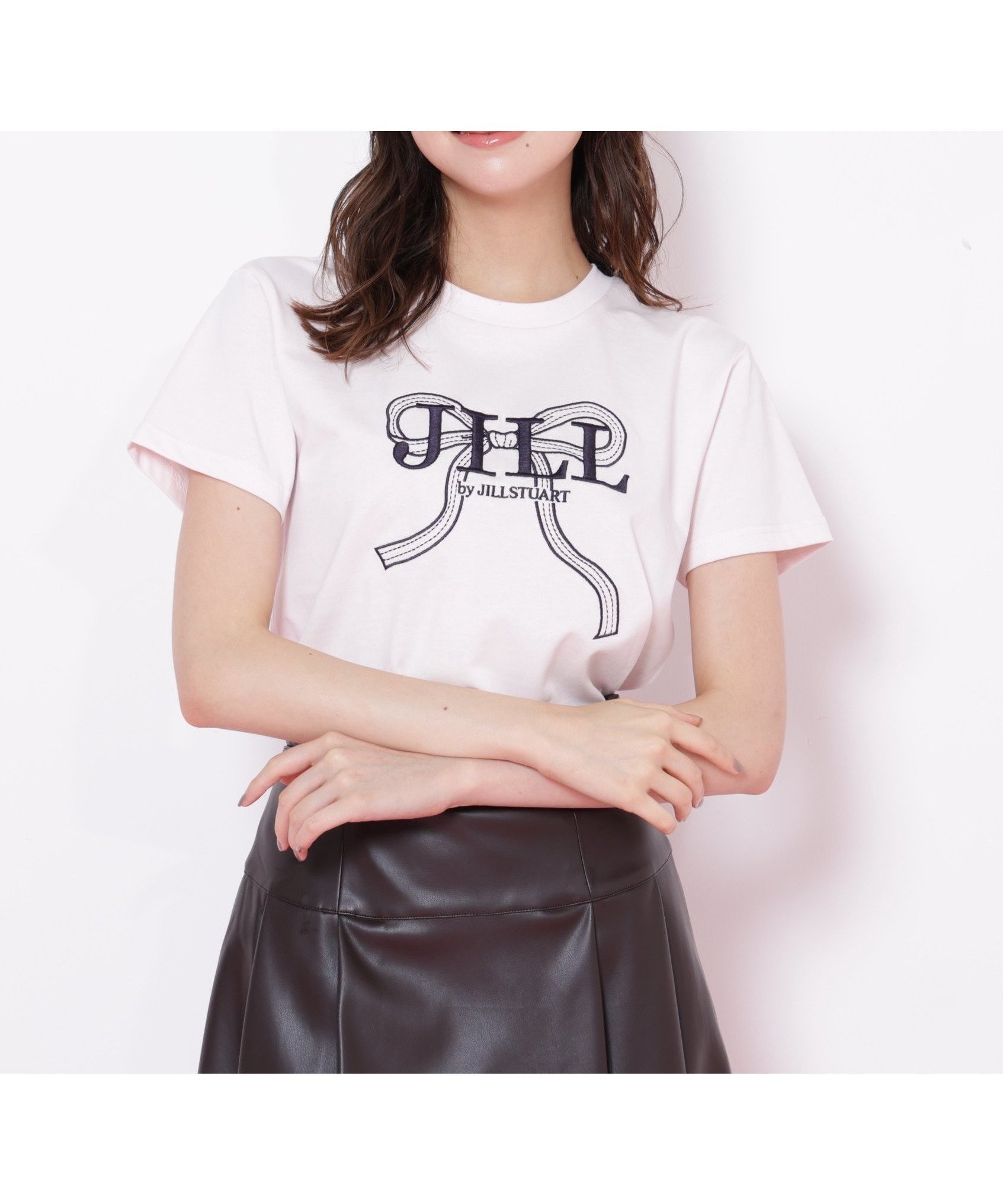 【ジルバイジルスチュアート/JILL by JILLSTUART】のビッグリボンロゴ刺繍Tシャツ インテリア・キッズ・メンズ・レディースファッション・服の通販 founy(ファニー) 　ファッション　Fashion　レディースファッション　Fashion for Women　トップス・カットソー　Cut & Sew Tops　シャツ・ブラウス・オフィスカジュアル　Elegant Blouses & Button-Ups　ロングTシャツ・Tシャツ　Longline T-Shirts & Tees　スウェット / スエット　Sweatshirt, Sweatwear　人気　Popular, Best Seller　定番　Standard, Basic Item　ピンク|ID: prp329100004529199 ipo3291000000033718466