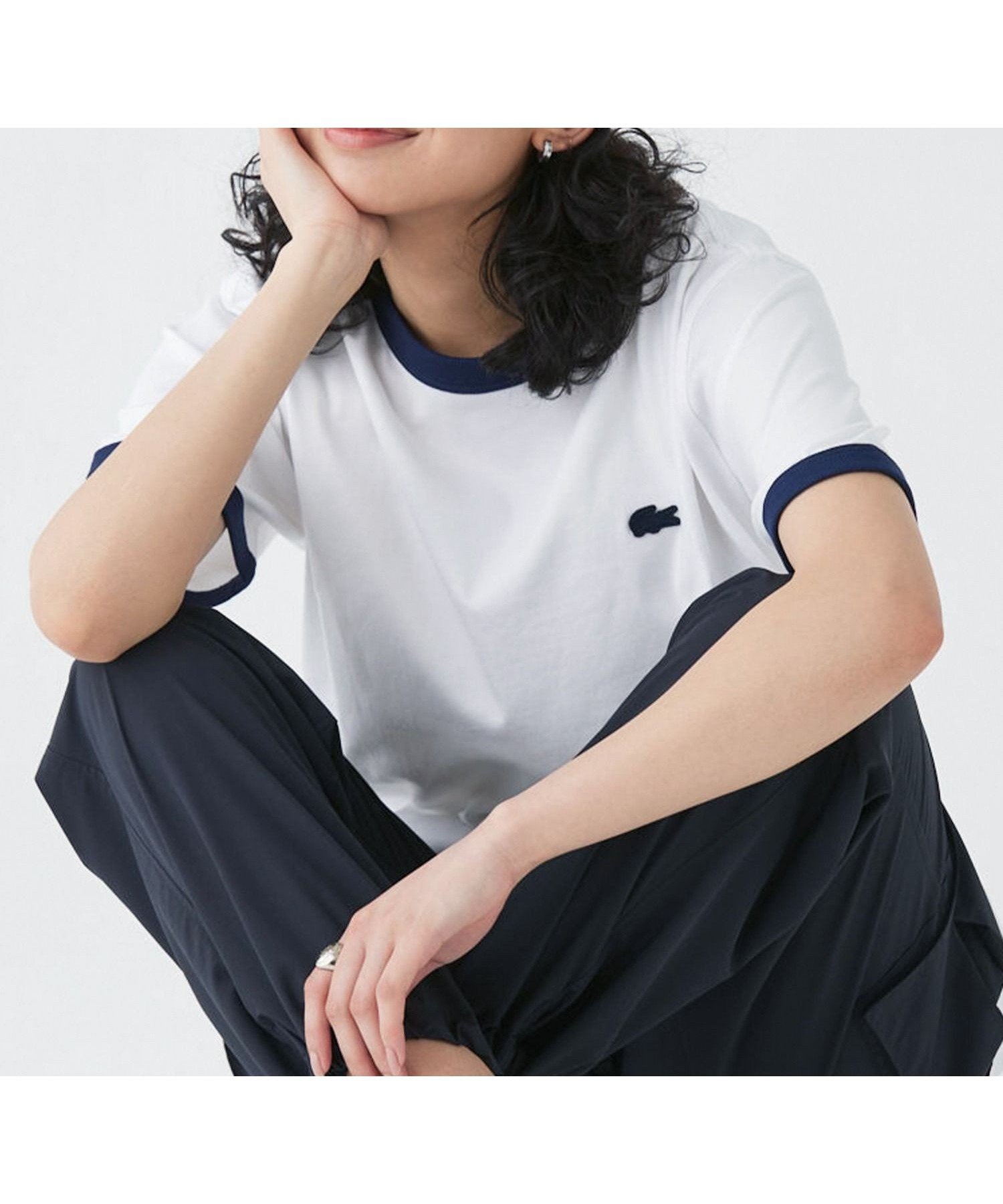 【ラコステ/LACOSTE】の【オンライン限定】LACOSTE ワンポイントロゴ リンガーTシャツ インテリア・キッズ・メンズ・レディースファッション・服の通販 founy(ファニー) 　ファッション　Fashion　レディースファッション　Fashion for Women　トップス・カットソー　Cut & Sew Tops　シャツ・ブラウス・オフィスカジュアル　Elegant Blouses & Button-Ups　ロングTシャツ・Tシャツ　Longline T-Shirts & Tees　コンパクト　Compact, Small Size　シンプル　Simple, Minimal　スポーティ　Sporty, Casual Athletic　スマート　Smart, Elegant　デニム　Denim, Jeans Material　トレンド　Trend, Trending Now　なめらか　Smooth, Silky Texture　ワンポイント　One Point, Statement Accent　おすすめ　Recommended / Our Picks　ホワイト×ネイビー|ID: prp329100004529216 ipo3291000000033110085