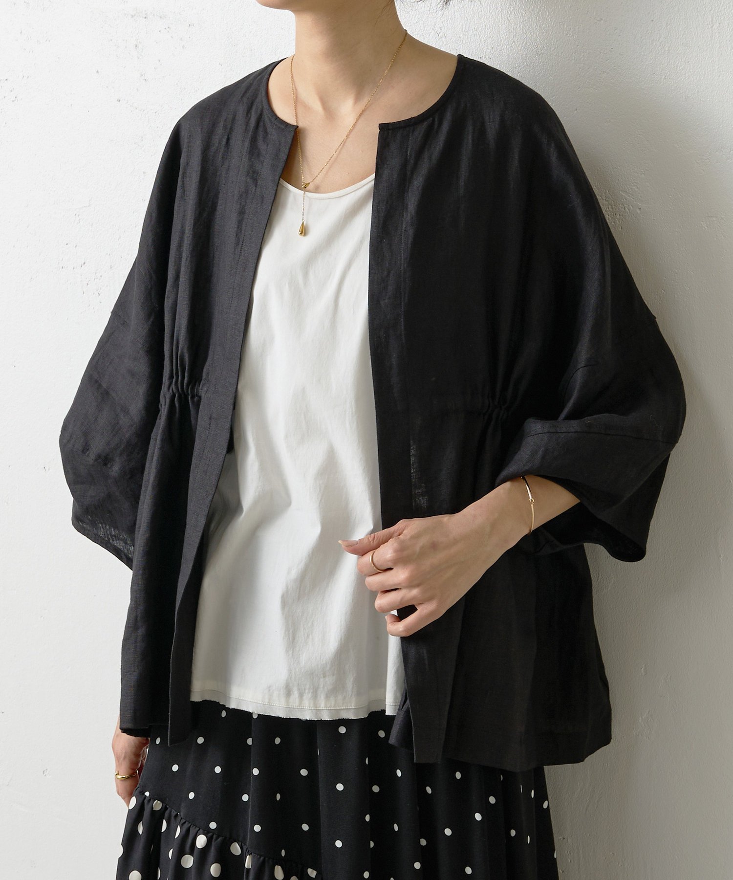 【その他のブランド/Other】のリネン羽織 インテリア・キッズ・メンズ・レディースファッション・服の通販 founy(ファニー) 　ファッション　Fashion　レディースファッション　Fashion for Women　おすすめ　Recommended / Our Picks　カーディガン　Cardigan, Knitwear　ギャザー　Gathered, Ruffled　ジャケット　Jacket, Outerwear　スリーブ　Sleeve, Long Sleeve / Short Sleeve　タンク　Tank Top, Sleeveless Top　バランス　Balance, Style Balance　リネン　Linen, Linen Fabric　リラックス　Relax, Relaxed Fit　夏　Summer　羽織　Haori, Light Jacket　ブラック|ID: prp329100004529271 ipo3291000000032646978