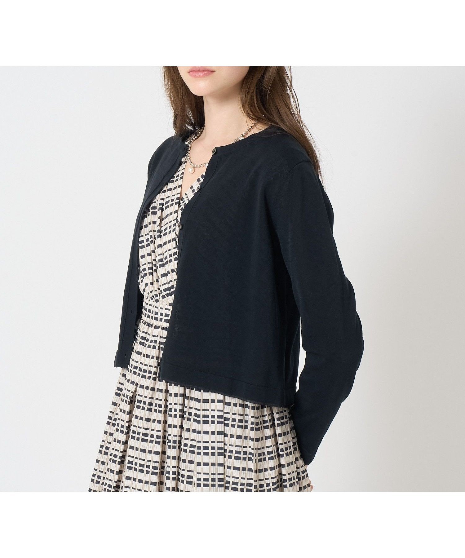 【アナイ/ANAYI】のシアーラインクルーネック カーディガン インテリア・キッズ・メンズ・レディースファッション・服の通販 founy(ファニー) 　ファッション　Fashion　レディースファッション　Fashion for Women　トップス・カットソー　Cut & Sew Tops　カーディガン・羽織り　Layered Style Cardigans　カーディガン　Cardigan, Knitwear　シアー　Sheer, See-Through　シンプル　Simple, Minimal　スマート　Smart, Elegant　定番　Standard, Basic Item　プリント　Print, Printed Pattern　リュクス　Luxury, Elegant, High-End, Chic　S/S・春夏　SS, Spring/Summer, Warm Season　再入荷　Restock / Back in Stock　夏　Summer　black|ID: prp329100004529279 ipo3291000000032755036