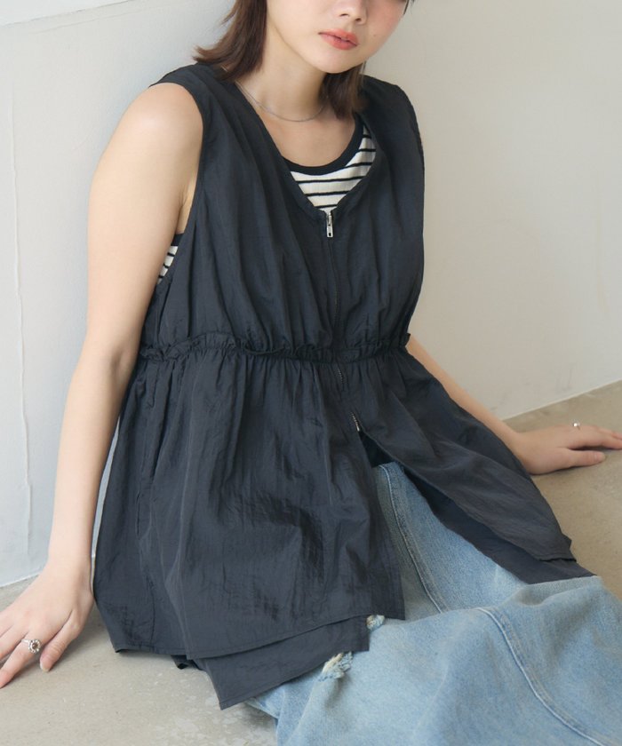 【レトロガール/RETRO GIRL】のフリルナイロンベスト インテリア・キッズ・メンズ・レディースファッション・服の通販 founy(ファニー) https://founy.com/ ファッション Fashion レディースファッション Fashion for Women アウター Coat / Outerwear Collection トップス・カットソー Cut & Sew Tops ベスト&ジレ / 重ね着スタイル Vests & Gilets おすすめ Recommended / Our Picks インナー Innerwear キャミソール Camisole, Spaghetti Strap Top センター Center, Center Line トレンド Trend, Trending Now フリル Frill, Ruffle ベスト Vest, Waistcoat ベーシック Basic, Essential ワンポイント One Point, Statement Accent 夏 Summer 定番 Standard, Basic Item |ID: prp329100004529327 ipo3291000000032766248