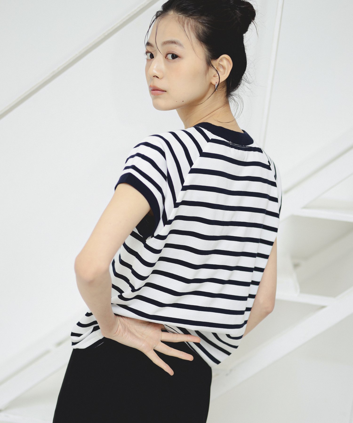 【ビーミングライフストアバイビームス/B:MING LIFE STORE by BEAMS】の【ソフトタッチ/コットン100%/ウォッシャブル/半袖】フレンチ モックネック プルオーバー 25SS お出かけ 体型カバー 着痩せ 人気、トレンドファッション・服の通販 founy(ファニー) 　ファッション　Fashion　レディースファッション　Ladies' Fashion Online　トップス・カットソー　Tops/Tshirt　プルオーバー　Pullover　ウォッシャブル　Washable　カーゴパンツ　Cargo Pants　コンパクト　Compact　スラックス　Slacks　スリーブ　Sleeve　デニム　Denim　バランス　Balance　フレンチ　French　ボトム　Bottom　半袖　Short Sleeve　モックネック　Mock Neck　エレガント 上品　Elegant　2025年　2025　2025春夏・S/S　Ss,Spring/Summer,2025　 other-1|ID: prp329100004529338 ipo3291000000032655123
