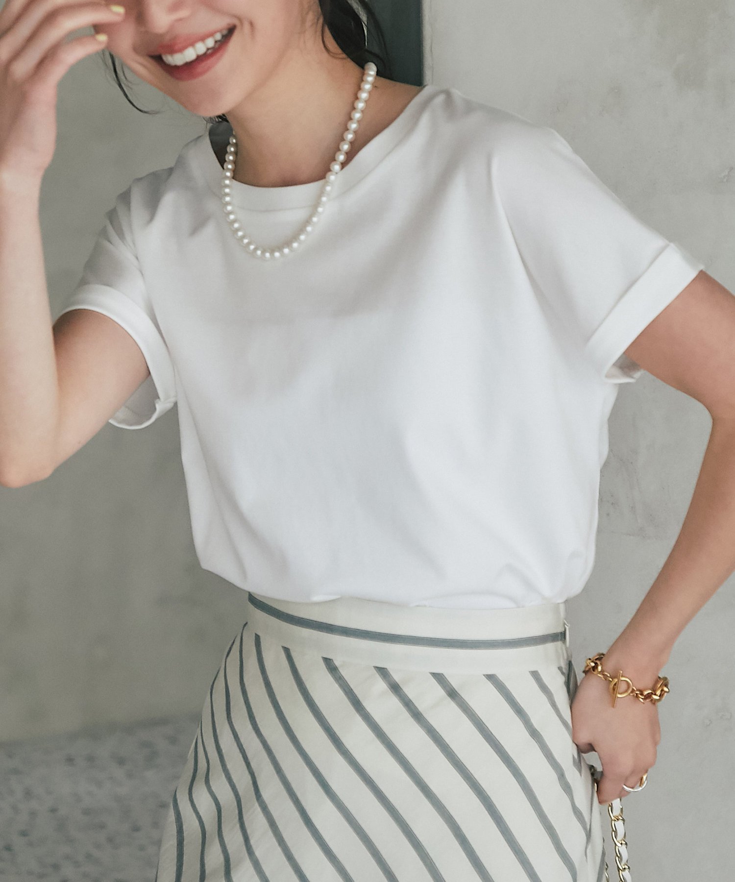 【ラブティックボンボン/La boutique BonBon】の【名品・二の腕すっきり見え】ターンバックスリーブカットソー インテリア・キッズ・メンズ・レディースファッション・服の通販 founy(ファニー) 　ファッション　Fashion　レディースファッション　Ladies' Fashion Online　トップス・カットソー　Tops/Tshirt　カットソー　Cut and Sewn　おすすめ　Recommend　インナー　Inner　カットソー　Cut And Sew　ショルダー　Shoulder　シルケット　Mercerization　ドロップ　Drop　ボトム　Bottom　オフホワイト|ID: prp329100004529341 ipo3291000000032680493