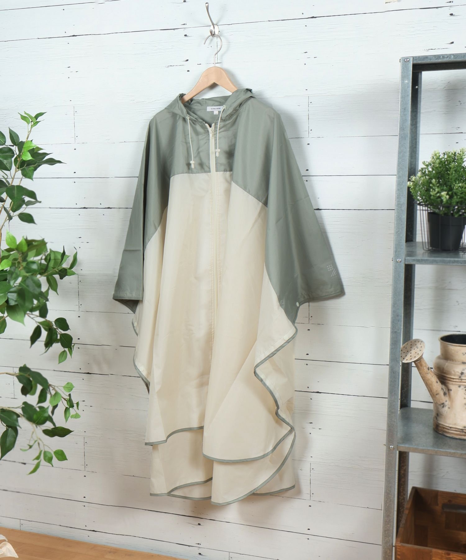 【グローバルワーク/GLOBAL WORK】のバイカラーレインポンチョ/986915 インテリア・キッズ・メンズ・レディースファッション・服の通販 founy(ファニー) 　ファッション　Fashion　レディースファッション　WOMEN　アウター　Coat Outerwear　ポンチョ　Ponchos　コンパクト　Compact　ドローコード　Draw Cord　ポーチ　Pouch　リュック　Ruck Sack　傘　Umbrella　ミント72|ID: prp329100004529343 ipo3291000000032024527