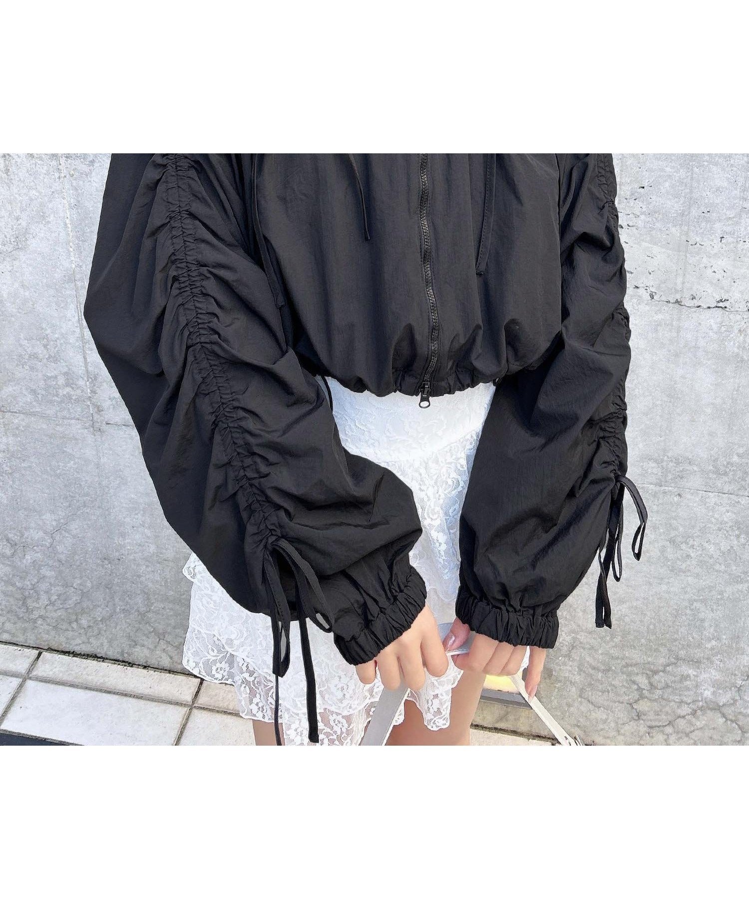 【イング/INGNI】のINGNI/ドロストリボンNyブルゾン インテリア・キッズ・メンズ・レディースファッション・服の通販 founy(ファニー) 　ファッション　Fashion　レディースファッション　WOMEN　アウター　Coat Outerwear　ブルゾン　Blouson/Jackets　ガーリー　Girly　ギャザー　Gather　コンパクト　Compact　シャーリング　Shirring　ショート　Short　スタンド　Stand　ダブル　Double　トレンド　Trend　ドローコード　Draw Cord　ハイネック　High Neck　バランス　Balance　パーカー　Hoodie　フェミニン　Feminine　フロント　Front　ブルゾン　Blouson　ボトム　Bottom　ポケット　Pocket　羽織　Haori　リボン　Ribbon　おすすめ　Recommend　クロ|ID: prp329100004529348 ipo3291000000032024548
