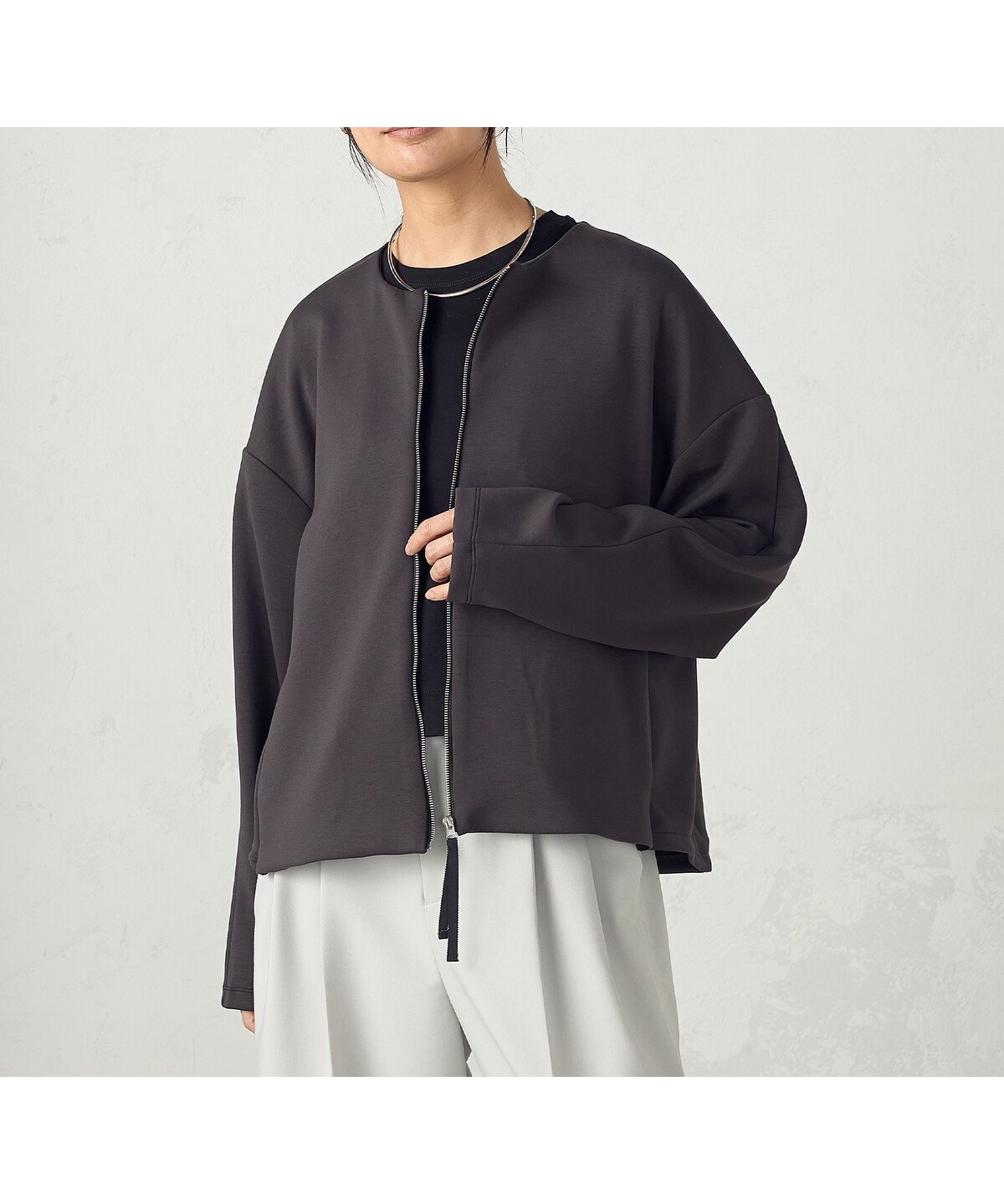 【コムサイズム/COMME CA ISM】のふわ軽 ニュアンス ジップブルゾン 人気、トレンドファッション・服の通販 founy(ファニー) 　ファッション　Fashion　レディースファッション　WOMEN　アウター　Coat Outerwear　ブルゾン　Blouson/Jackets　インナー　Inner　春　Spring　秋　Autumn/Fall　シンプル　Simple　タンブラー　Tumbler　バランス　Balance　ブルゾン　Blouson　ヘムライン　Hemline　ポケット　Pocket　ラウンド　Round　おすすめ　Recommend　夏　Summer　エレガント 上品　Elegant　 other-1|ID: prp329100004529395 ipo3291000000032024745