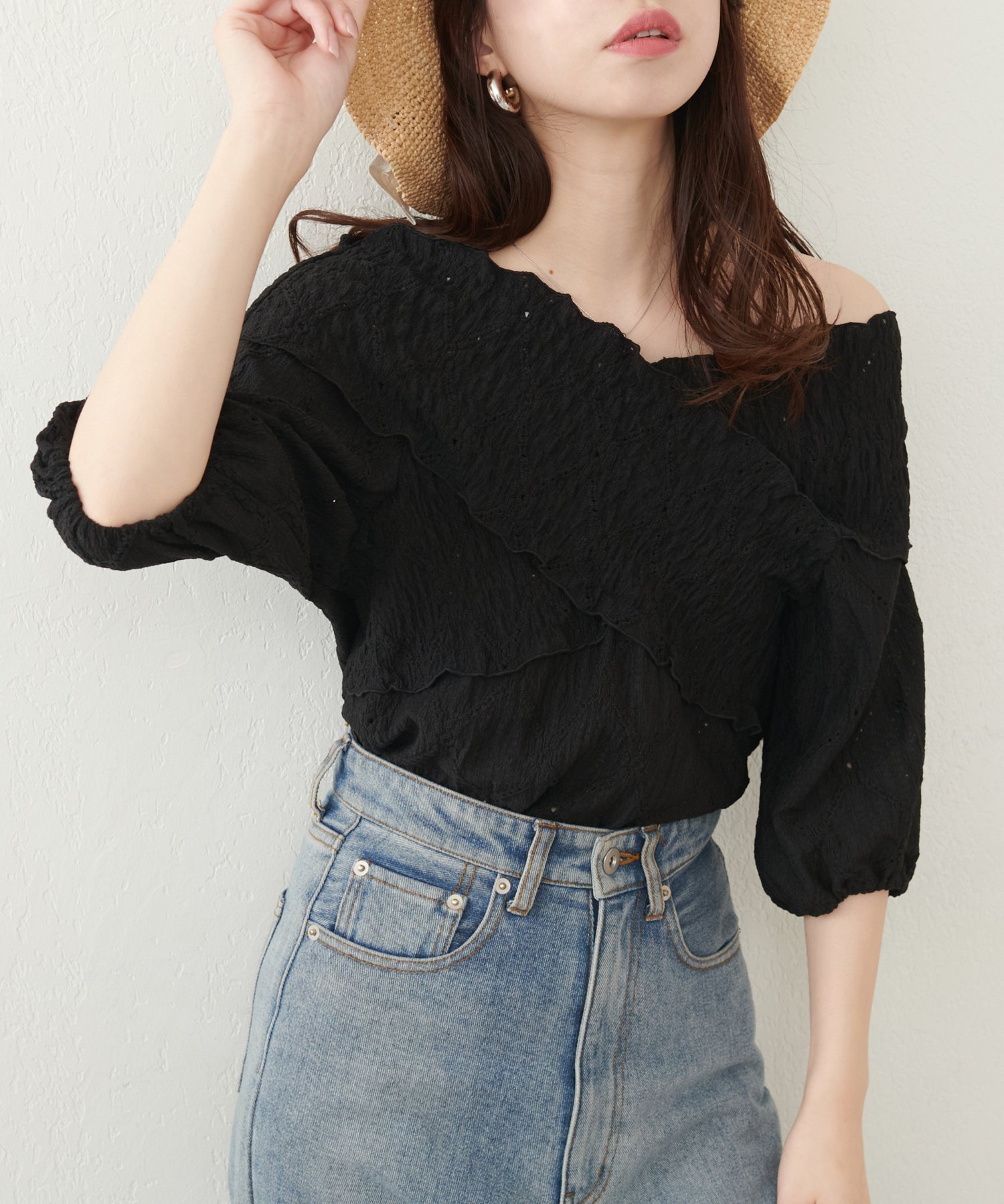 【ナチュラルクチュール/natural couture】の【WEB限定】アイレットカットレースクロスオフショルプルオーバー インテリア・キッズ・メンズ・レディースファッション・服の通販 founy(ファニー) 　ファッション　Fashion　レディースファッション　WOMEN　トップス・カットソー　Tops/Tshirt　プルオーバー　Pullover　2025年　2025　2025春夏・S/S　Ss,Spring/Summer,2025　おすすめ　Recommend　オフショル　Off Shoulder　シャーリング　Shirring　シンプル　Simple　デコルテ　Decolletage　デニム　Denim　フェミニン　Feminine　ボトム　Bottom　ポケット　Pocket　マーメイド　Mermaid　レース　Race　エレガント 上品　Elegant　ブラック|ID: prp329100004529431 ipo3291000000032024892