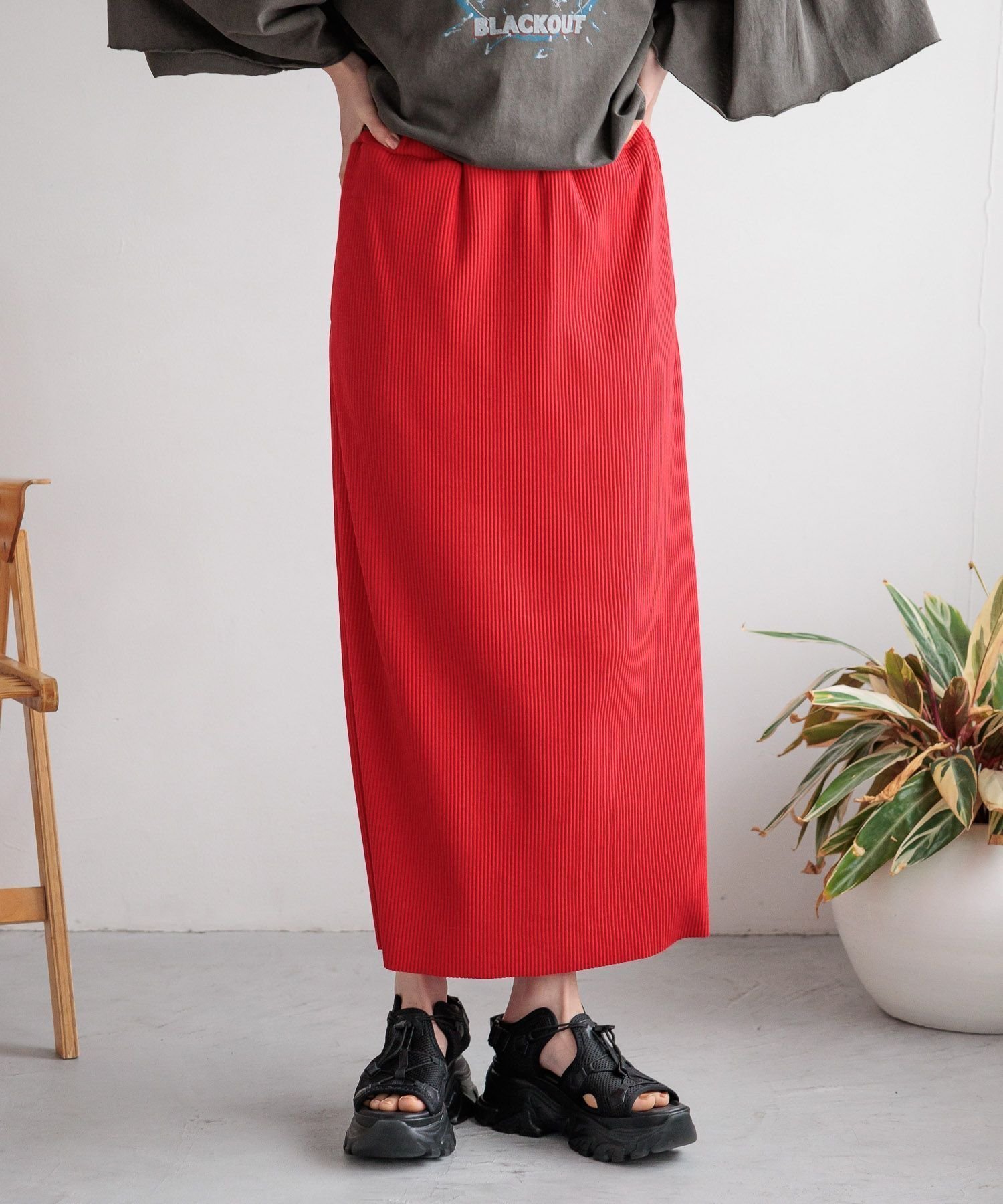 【ローリーズファーム/LOWRYS FARM】の【ロング丈販売開始】カットリブタイトスカート インテリア・キッズ・メンズ・レディースファッション・服の通販 founy(ファニー) 　ファッション　Fashion　レディースファッション　Fashion for Women　スカート　Skirts　カーディガン　Cardigan, Knitwear　吸水　Absorbent, Quick-Dry　抗菌　Antibacterial, Bacteria-Resistant　タイトスカート　Pencil Skirt, Tight Skirt　トレンド　Trend, Trending Now　ベーシック　Basic, Essential　ロング　Long, Long-Length　おすすめ　Recommended / Our Picks　レッド35|ID: prp329100004529848 ipo3291000000035037429