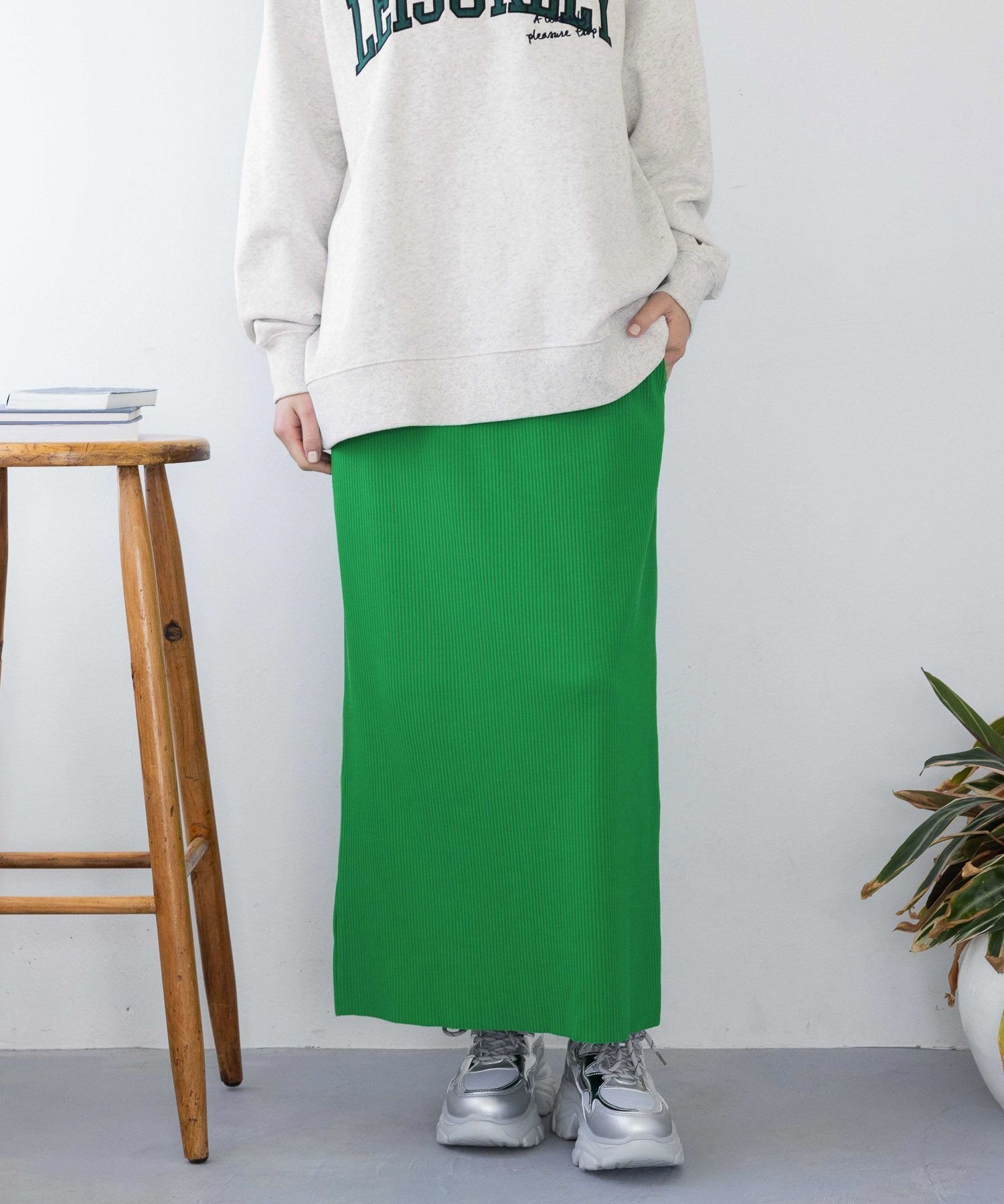 【ローリーズファーム/LOWRYS FARM】の【ロング丈販売開始】カットリブタイトスカート インテリア・キッズ・メンズ・レディースファッション・服の通販 founy(ファニー) 　ファッション　Fashion　レディースファッション　Fashion for Women　スカート　Skirts　カーディガン　Cardigan, Knitwear　吸水　Absorbent, Quick-Dry　抗菌　Antibacterial, Bacteria-Resistant　タイトスカート　Pencil Skirt, Tight Skirt　トレンド　Trend, Trending Now　ベーシック　Basic, Essential　ロング　Long, Long-Length　おすすめ　Recommended / Our Picks　WEB限定グリーン|ID: prp329100004529848 ipo3291000000035037435