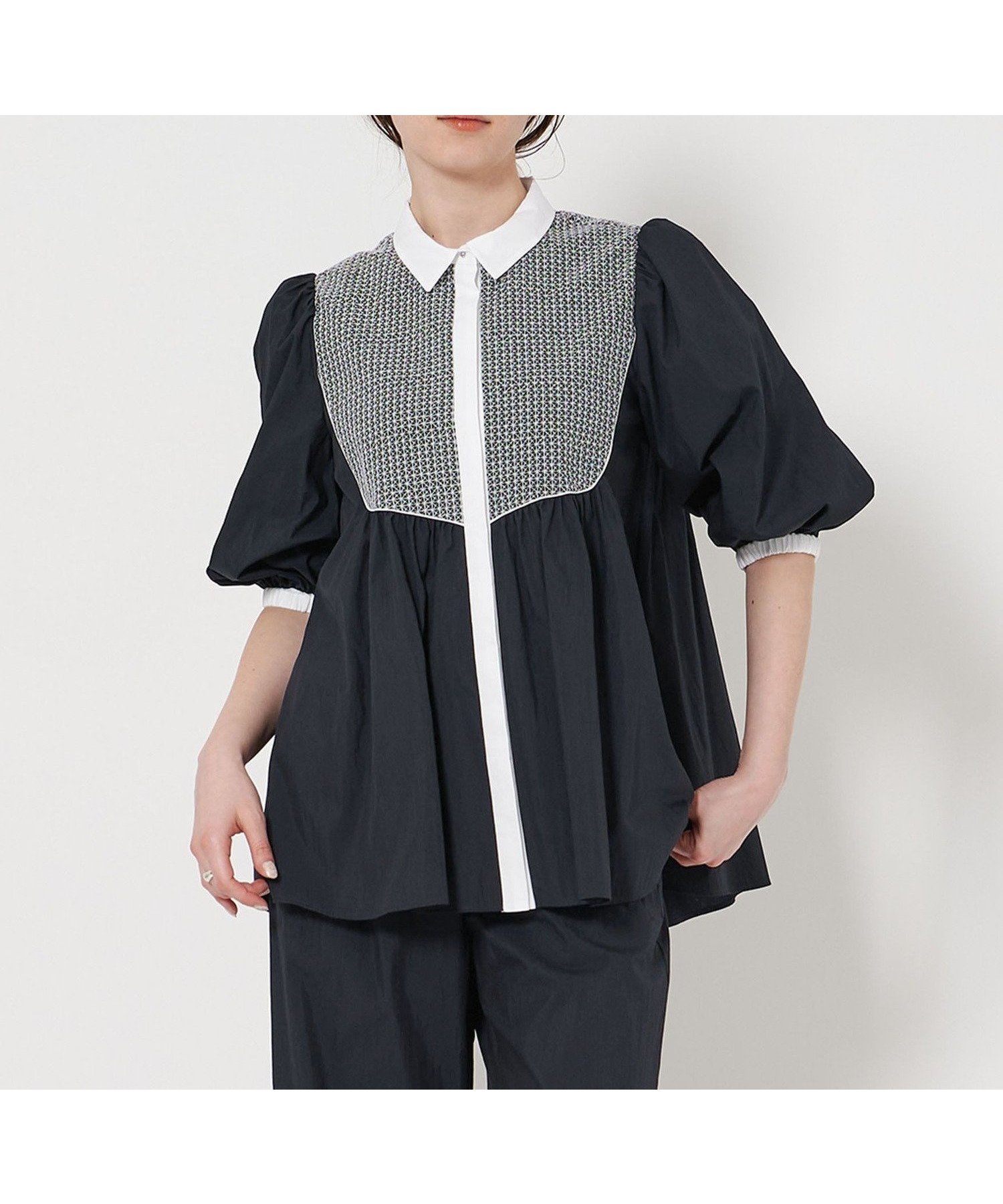 【ユナイテッドアローズ/UNITED ARROWS】のエンブロイダリー ショートスリーブ ブラウス インテリア・キッズ・メンズ・レディースファッション・服の通販 founy(ファニー) 　ファッション　Fashion　レディースファッション　Fashion for Women　トップス・カットソー　Cut & Sew Tops　シャツ・ブラウス・オフィスカジュアル　Elegant Blouses & Button-Ups　エンブロイダリー　Embroidery Design　ヴィンテージ　Vintage Style　ギャザー　Gathered, Ruffled　ショート　Short, Short Length　ストレート　Straight, Straight Cut　スリーブ　Sleeve, Long Sleeve / Short Sleeve　セットアップ　Set-Up, Coordinated Outfit　タンブラー　Tumbler, Travel Mug　パイピング　Piping, Trim Design　ヨーク　Yoke, Yoke Design　おすすめ　Recommended / Our Picks　NAVY|ID: prp329100004529875 ipo3291000000033085247