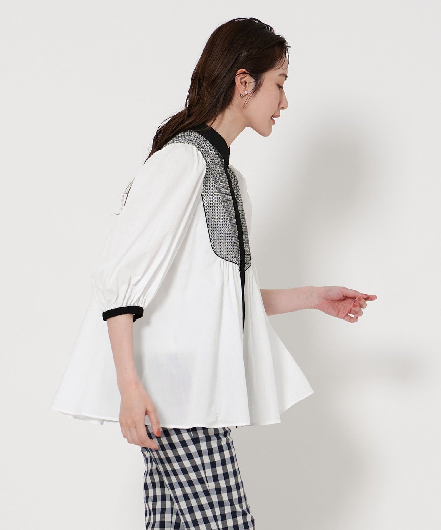 【ユナイテッドアローズ/UNITED ARROWS】のエンブロイダリー ショートスリーブ ブラウス インテリア・キッズ・メンズ・レディースファッション・服の通販 founy(ファニー) 　ファッション　Fashion　レディースファッション　Fashion for Women　トップス・カットソー　Cut & Sew Tops　シャツ・ブラウス・オフィスカジュアル　Elegant Blouses & Button-Ups　エンブロイダリー　Embroidery Design　ヴィンテージ　Vintage Style　ギャザー　Gathered, Ruffled　ショート　Short, Short Length　ストレート　Straight, Straight Cut　スリーブ　Sleeve, Long Sleeve / Short Sleeve　セットアップ　Set-Up, Coordinated Outfit　タンブラー　Tumbler, Travel Mug　パイピング　Piping, Trim Design　ヨーク　Yoke, Yoke Design　おすすめ　Recommended / Our Picks　OFF WHITE|ID: prp329100004529875 ipo3291000000033085250