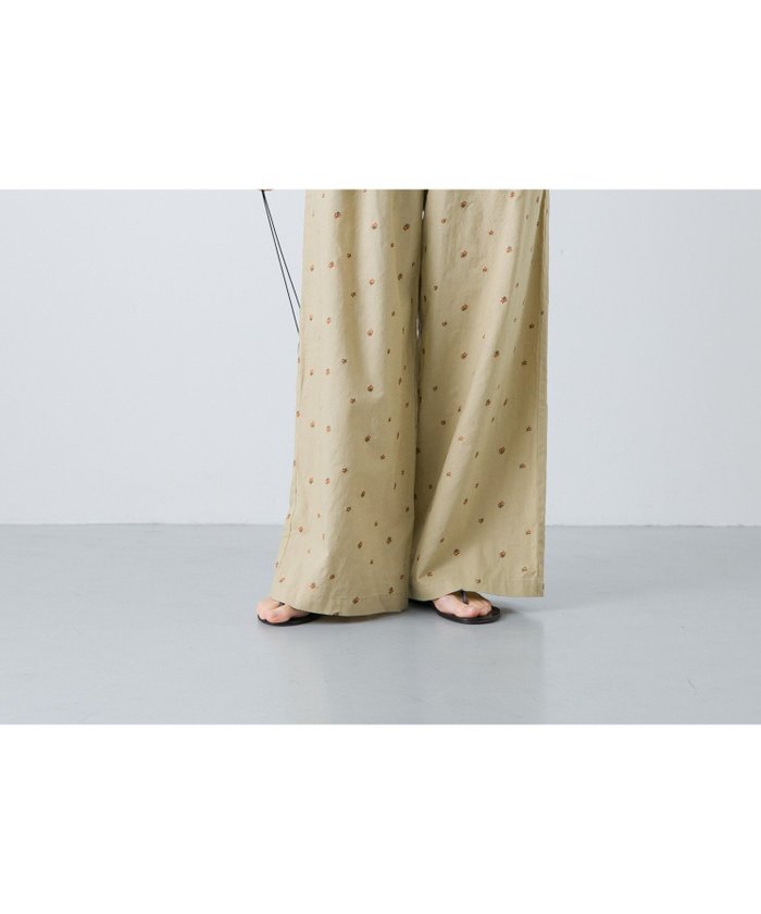 【かぐれ/kagure / URBAN RESEARCH】の小花刺繍イージーパンツ インテリア・キッズ・メンズ・レディースファッション・服の通販 founy(ファニー) https://founy.com/ ファッション Fashion レディースファッション WOMEN パンツ Pants インナー Inner シンプル Simple ポケット Pocket リネン Linen S/S・春夏 Ss・Spring/Summer おすすめ Recommend 夏 Summer 2025年 2025 2025春夏・S/S Ss,Spring/Summer,2025 |ID: prp329100004529915 ipo3291000000032057977