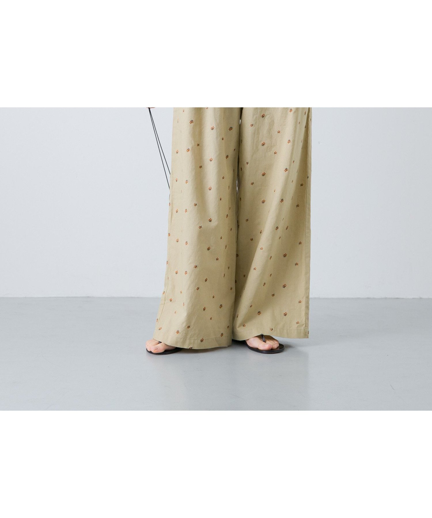 【かぐれ/kagure / URBAN RESEARCH】の小花刺繍イージーパンツ 人気、トレンドファッション・服の通販 founy(ファニー) 　ファッション　Fashion　レディースファッション　WOMEN　パンツ　Pants　インナー　Inner　シンプル　Simple　ポケット　Pocket　リネン　Linen　S/S・春夏　Ss・Spring/Summer　おすすめ　Recommend　夏　Summer　2025年　2025　2025春夏・S/S　Ss,Spring/Summer,2025　 other-1|ID: prp329100004529915 ipo3291000000032248812