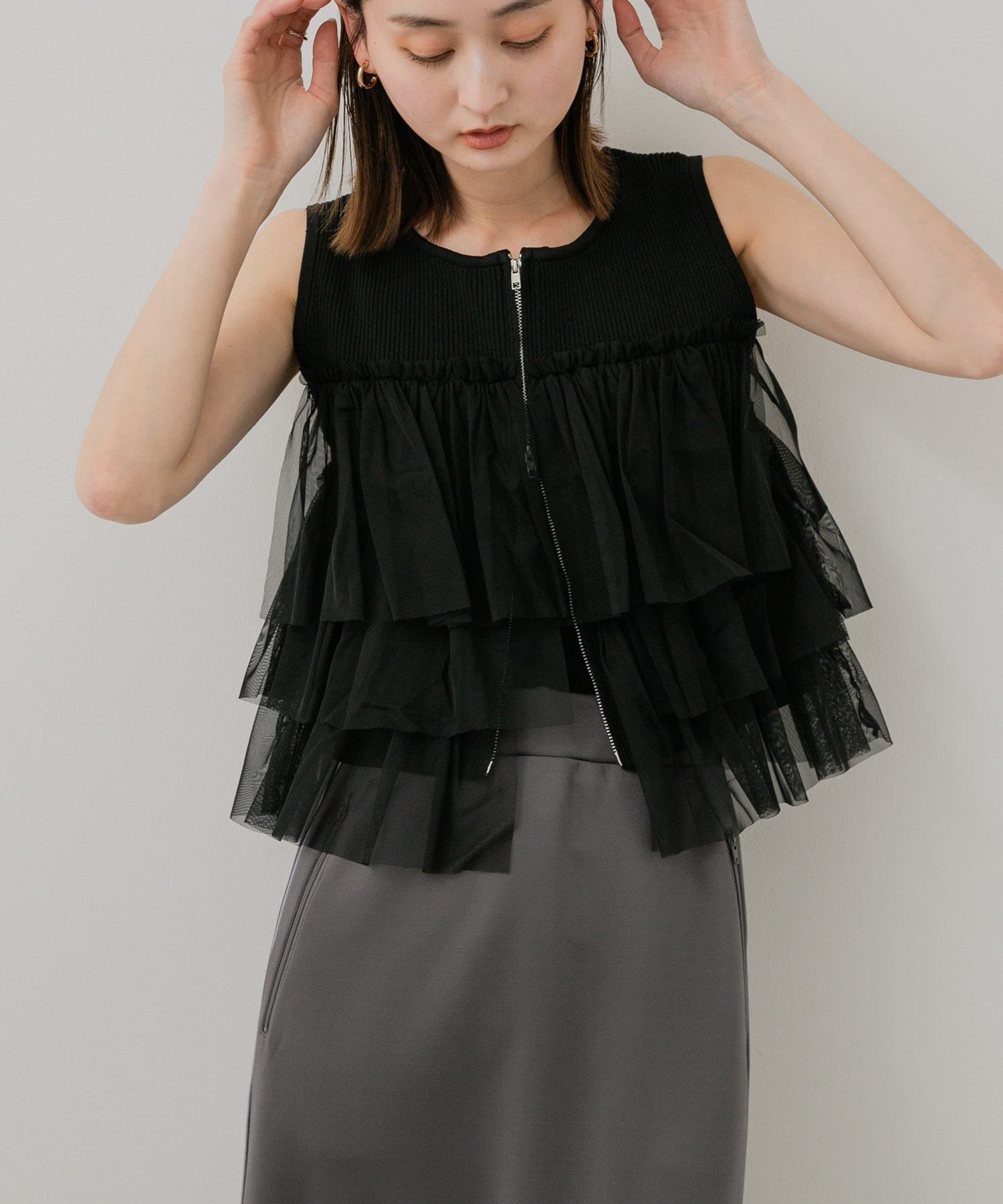 【センスオブプレイス/SENSE OF PLACE by URBAN RESEARCH】のダブルジップフリルニットトップ 人気、トレンドファッション・服の通販 founy(ファニー) 　ファッション　Fashion　レディースファッション　WOMEN　トップス・カットソー　Tops/Tshirt　ニット　Knit Tops　2025年　2025　2025春夏・S/S　Ss,Spring/Summer,2025　シアー　Sheer　ドッキング　Docking　フェミニン　Feminine　フリル　Frills　リブニット　Rib Knit　夏　Summer　S/S・春夏　Ss・Spring/Summer　洗える　Washable　羽織　Haori　 other-1|ID: prp329100004529945 ipo3291000000032027360