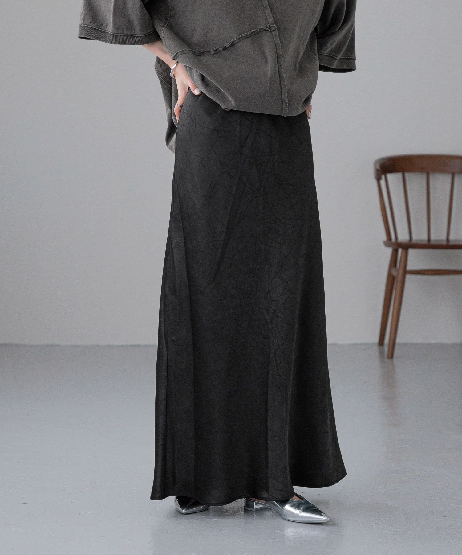 【ローリーズファーム/LOWRYS FARM】のストレッチサテンスカート インテリア・キッズ・メンズ・レディースファッション・服の通販 founy(ファニー) 　ファッション　Fashion　レディースファッション　Fashion for Women　スカート　Skirts　カットソー　Cut and Sewn Top　サテン　Satin, Glossy Fabric　バイアス　Bias, Diagonal Cut　バランス　Balance, Style Balance　フィット　Fit, Slim Fit　フレア　Flare, Flared　エレガント 上品　Elegant　WEB限定ブラック09|ID: prp329100004530082 ipo3291000000033360396