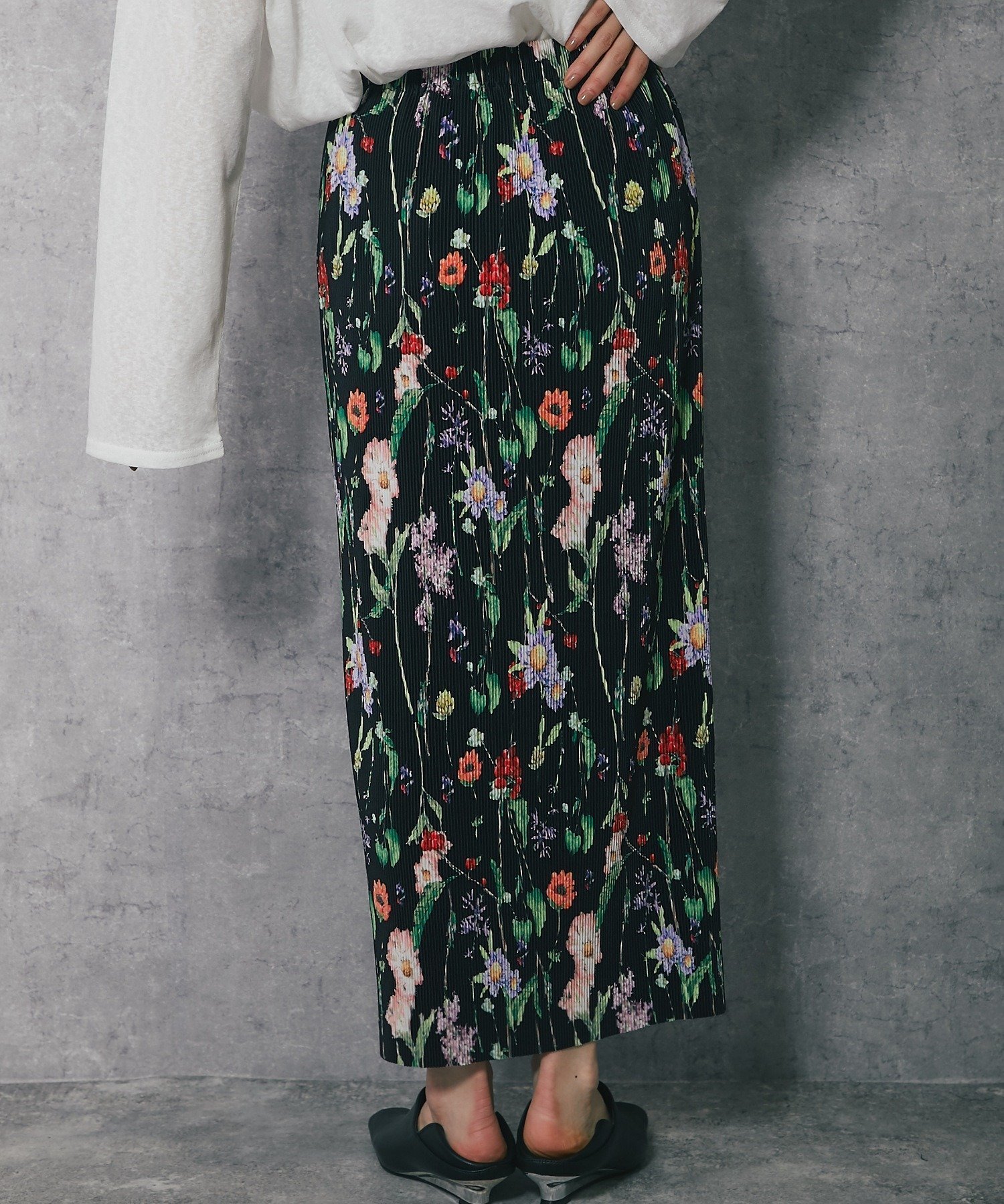 【スマイルオーキッド/SMILE ORCHID】の花柄プリーツロングスカート インテリア・キッズ・メンズ・レディースファッション・服の通販 founy(ファニー) 　ファッション　Fashion　レディースファッション　WOMEN　スカート　Skirt　ロングスカート　Long Skirt　シンプル　Simple　フラワー　Flower　プリント　Print　プリーツ　Pleats　ブラック|ID: prp329100004530198 ipo3291000000032028422