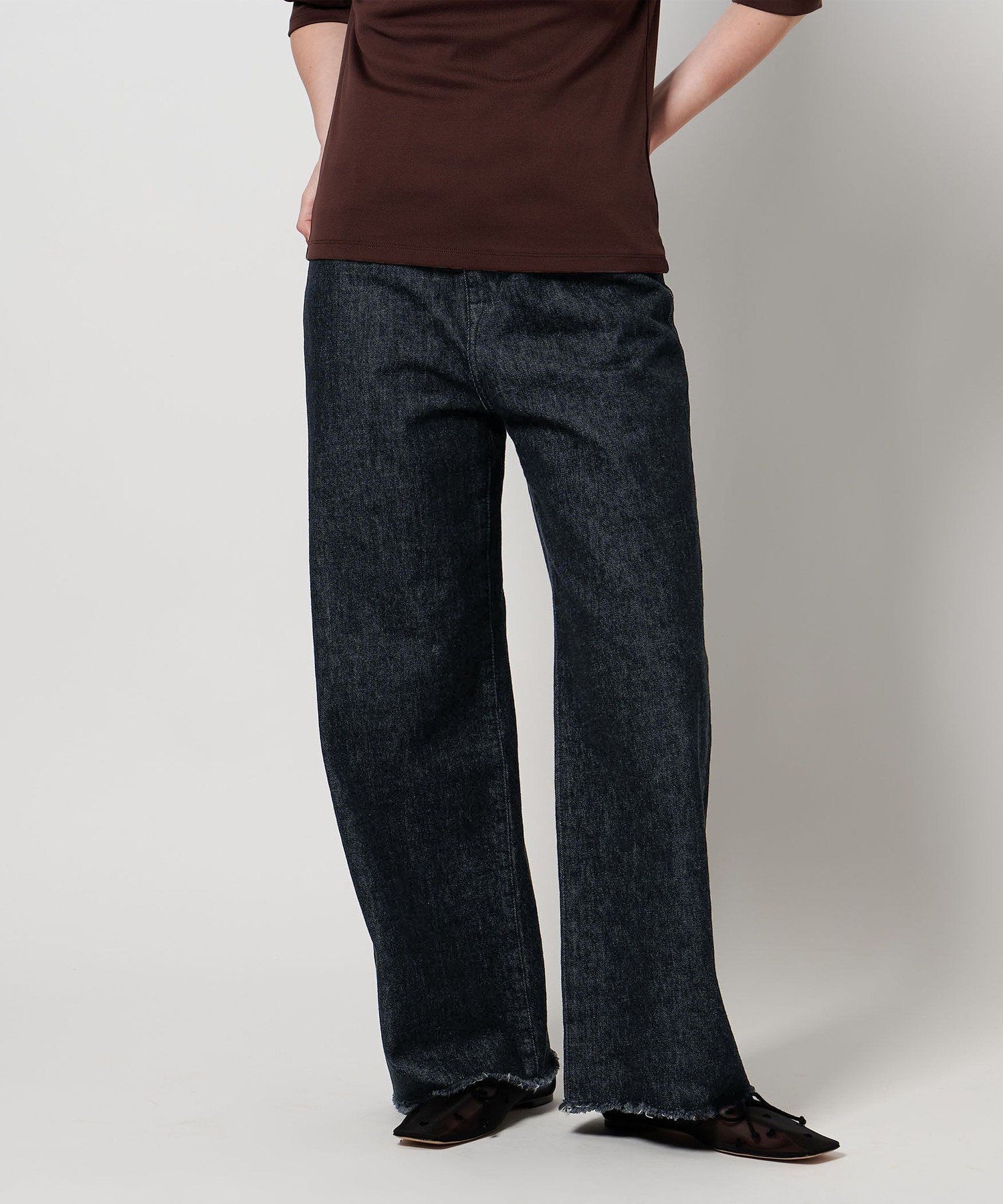 【ユナイテッドアローズ/UNITED ARROWS】のカットオフ デニムパンツ インテリア・キッズ・メンズ・レディースファッション・服の通販 founy(ファニー) 　ファッション　Fashion　レディースファッション　WOMEN　パンツ　Pants　デニムパンツ　Denim Pants　カットオフ　Cut Off　ストレート　Straight　デニム　Denim　バランス　Balance　ブリーチ　Bleach　ポケット　Pocket　定番　Standard　日本製　Made In Japan　BLACK|ID: prp329100004530237 ipo3291000000032028573