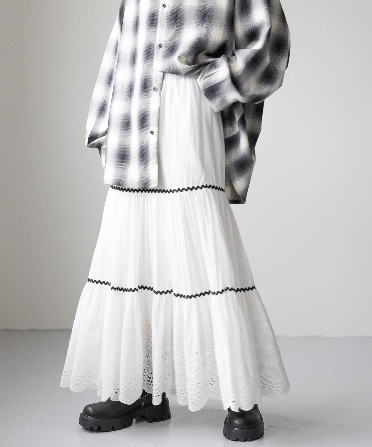 【レイジブルー/RAGEBLUE】の【WOMENS】コットンレースロングスカート インテリア・キッズ・メンズ・レディースファッション・服の通販 founy(ファニー) 　ファッション　Fashion　レディースファッション　Fashion for Women　スカート　Skirts　ロングスカート　Long Skirts / Maxi & Midi Skirts　アクセサリー　Fashion Accessories　カーディガン　Cardigan, Knitwear　キャップ　Cap, Baseball Cap　コンパクト　Compact, Small Size　シンプル　Simple, Minimal　スカラップ　Scallop, Scalloped Edge　スカーフ　Scarf, Neckwear　スニーカー　Sneakers, Trainers　スラックス　Slacks, Dress Pants　チェック　Check, Plaid, Tartan　デニム　Denim, Jeans Material　トレンド　Trend, Trending Now　定番　Standard, Basic Item　フレア　Flare, Flared　ベーシック　Basic, Essential　モノトーン　Monotone, Black and White　ロング　Long, Long-Length　おすすめ　Recommended / Our Picks　エレガント 上品　Elegant　ホワイト系05|ID: prp329100004530242 ipo3291000000032737498