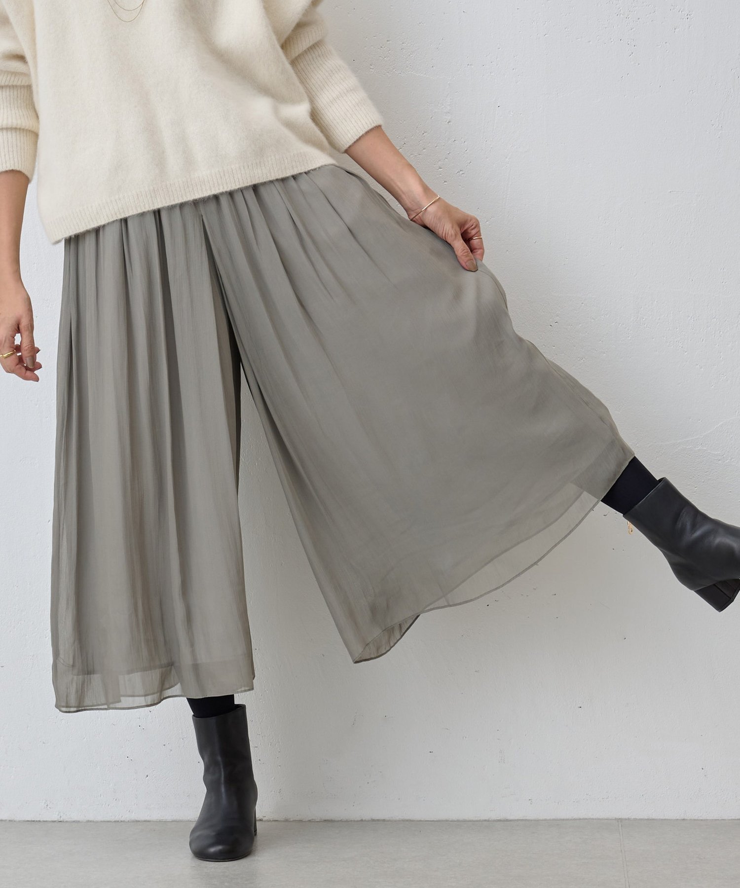 【ビアズリー/BEARDSLEY】のシワシフォンギャザーパンツ インテリア・キッズ・メンズ・レディースファッション・服の通販 founy(ファニー) 　ファッション　Fashion　レディースファッション　Fashion for Women　パンツ　Pants & Trousers　ギャザー　Gathered, Ruffled　シフォン　Chiffon, Lightweight Fabric　フェミニン　Feminine, Girly　カーキ|ID: prp329100004530287 ipo3291000000033811454