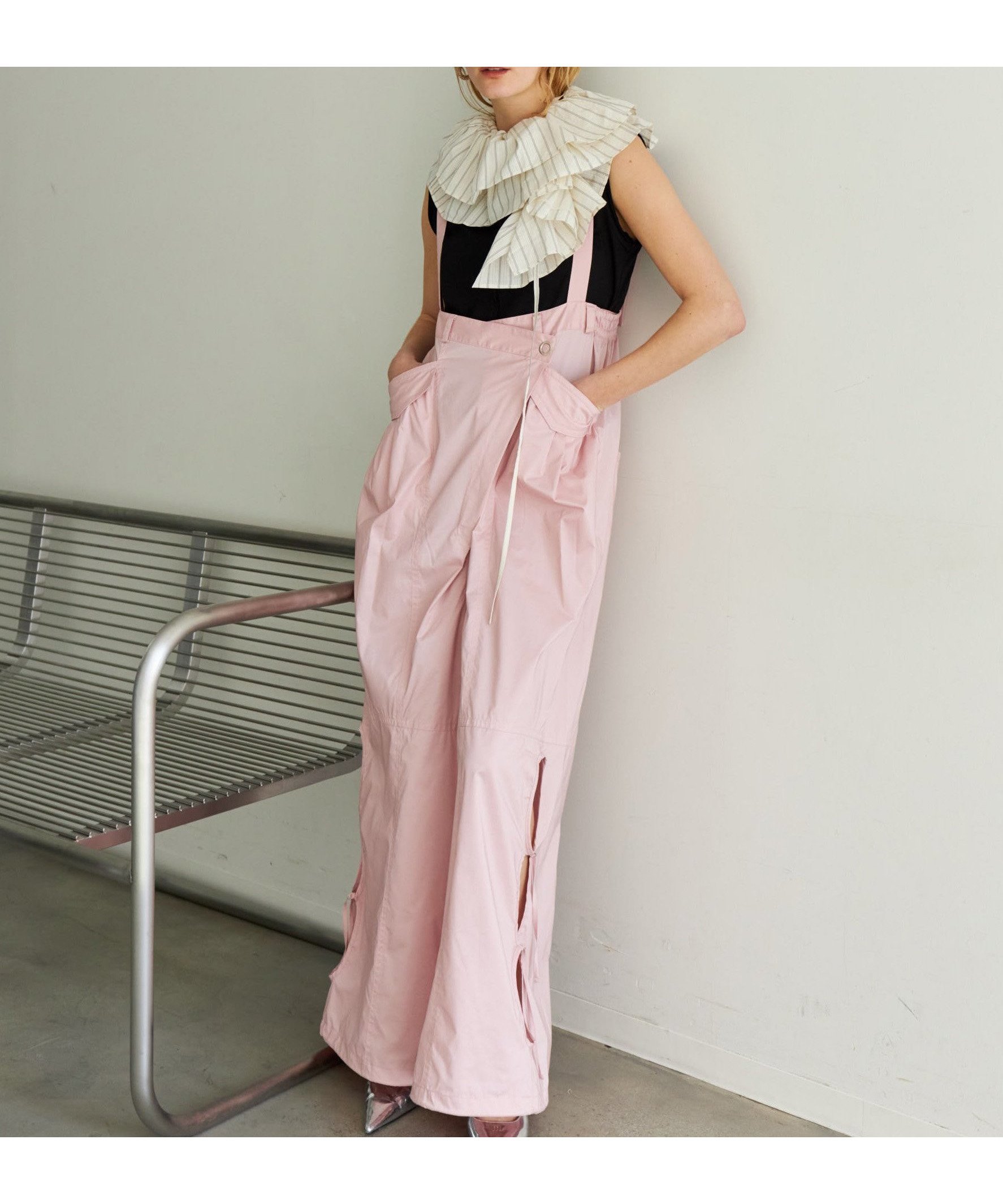 【メゾンスペシャル/MAISON SPECIAL】の2way Suspender Parachute Pants インテリア・キッズ・メンズ・レディースファッション・服の通販 founy(ファニー) 　ファッション　Fashion　レディースファッション　Fashion for Women　パンツ　Pants & Trousers　サスペンダー　Suspenders, Braces　シンプル　Simple, Minimal　スタイリッシュ　Stylish, Fashionable　フィット　Fit, Slim Fit　ポケット　Pocket, Pocket Detail　夏　Summer　PNK|ID: prp329100004530300 ipo3291000000032610777
