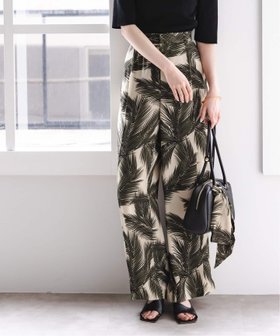 【ノーブル / スピック&スパン/NOBLE / Spick & Span】のボタニカルプリントストレートパンツ 人気、トレンドファッション・服の通販 founy(ファニー) ファッション Fashion レディースファッション WOMEN パンツ Pants シンプル Simple プリント Print モダン Modern リゾート Resort |ID:prp329100004530314