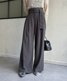 【ゼヴォン/Thevon】の【全骨格細見え】ベルト付きハイウエストタックパンツ チャコールグレー|ID: prp329100004530485 ipo3291000000032029583