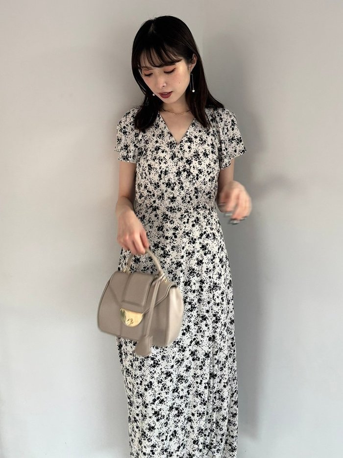 【フレイ アイディー/FRAY I.D】の【00サイズ】カシュクールプリントワンピース インテリア・キッズ・メンズ・レディースファッション・服の通販 founy(ファニー) https://founy.com/ ファッション Fashion レディースファッション WOMEN ワンピース Dress アシンメトリー Asymmetry インナー Inner カシュクール Cachecoeur ジョーゼット Georgette トレンド Trend フェミニン Feminine フロント Front プリント Print モノトーン Monotone 手描き Hand Drawn 雑誌 Magazine |ID: prp329100004530827 ipo3291000000032031023