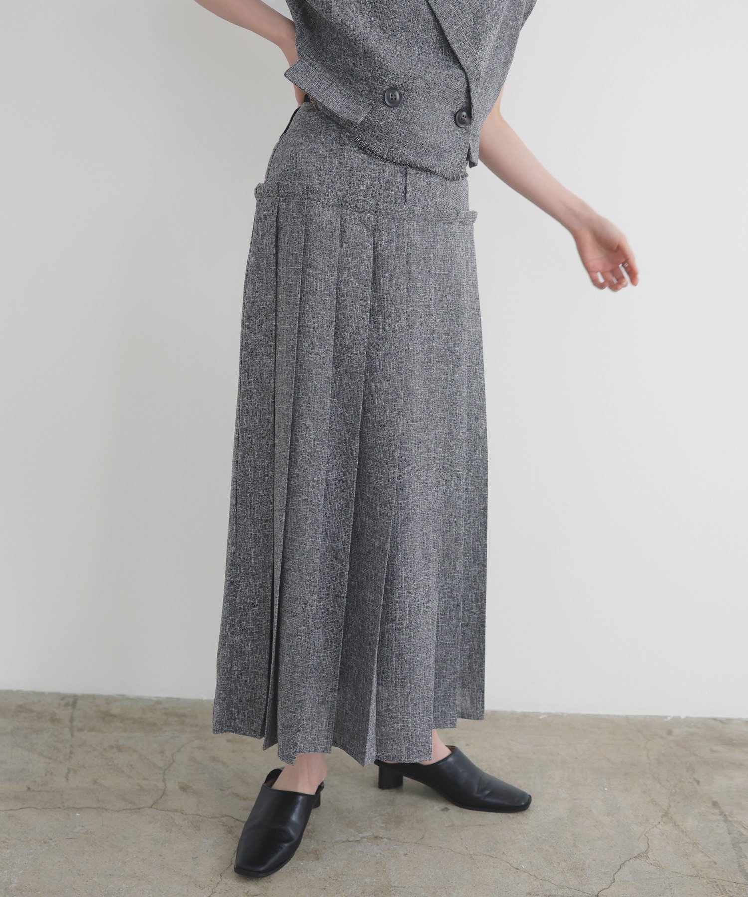 【リアン/Lian】のサマーツイードプリーツスカート インテリア・キッズ・メンズ・レディースファッション・服の通販 founy(ファニー) 　ファッション　Fashion　レディースファッション　Fashion for Women　スカート　Skirts　プリーツスカート / 上品フェミニンスタイル　Pleated Skirts　サマー　Summer, Summer Style　ツイード　Twill, Twill Weave　プリーツ　Pleats, Pleated　今季　This Season, Current Season　ブラック|ID: prp329100004531024 ipo3291000000032724106