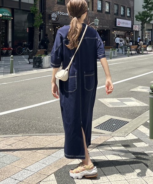 【その他のブランド/Other】の配色ステッチ オーバーサイズ 半袖 Tシャツ ワンピース インテリア・キッズ・メンズ・レディースファッション・服の通販 founy(ファニー) 　ファッション　Fashion　レディースファッション　Fashion for Women　ワンピース　Dresses　シャツワンピース / 1枚で着映えコーデ　Shirt Dresses　スリット　Slit, Slit Detail　ポケット　Pocket, Pocket Detail　人気　Popular, Best Seller　切替　Switching, Contrast Panel　半袖　Short Sleeve, Half Sleeve　楽ちん　Easy Fit, Comfortable　ネイビー|ID: prp329100004531072 ipo3291000000032735517