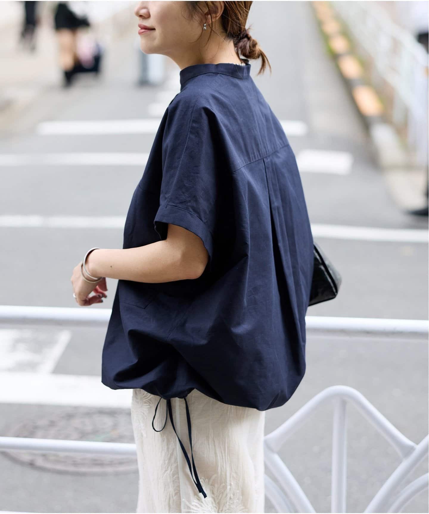 【ジャーナルスタンダード/JOURNAL STANDARD】のハードマンズリネンコットンフレンチスリーブスキッパーシャツ インテリア・キッズ・メンズ・レディースファッション・服の通販 founy(ファニー) 　ファッション　Fashion　レディースファッション　WOMEN　トップス・カットソー　Tops/Tshirt　シャツ/ブラウス　Shirts/Blouses　2025年　2025　2025春夏・S/S　Ss,Spring/Summer,2025　スキッパー　Skipper　スリーブ　Sleeve　フレンチ　French　エレガント 上品　Elegant　ネイビー|ID: prp329100004531078 ipo3291000000032198878