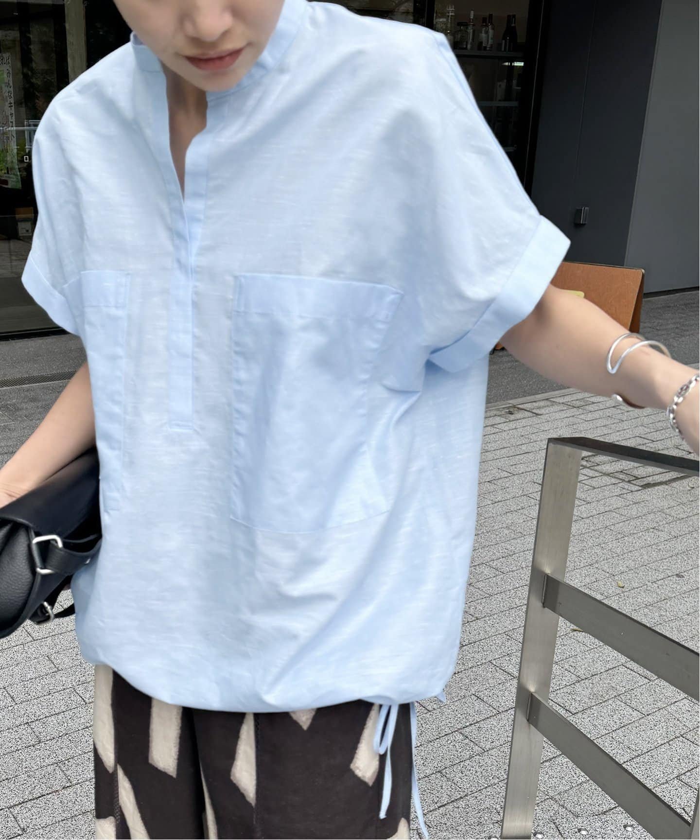 【ジャーナルスタンダード/JOURNAL STANDARD】のハードマンズリネンコットンフレンチスリーブスキッパーシャツ インテリア・キッズ・メンズ・レディースファッション・服の通販 founy(ファニー) 　ファッション　Fashion　レディースファッション　WOMEN　トップス・カットソー　Tops/Tshirt　シャツ/ブラウス　Shirts/Blouses　2025年　2025　2025春夏・S/S　Ss,Spring/Summer,2025　スキッパー　Skipper　スリーブ　Sleeve　フレンチ　French　エレガント 上品　Elegant　サックスブルー|ID: prp329100004531078 ipo3291000000032198881