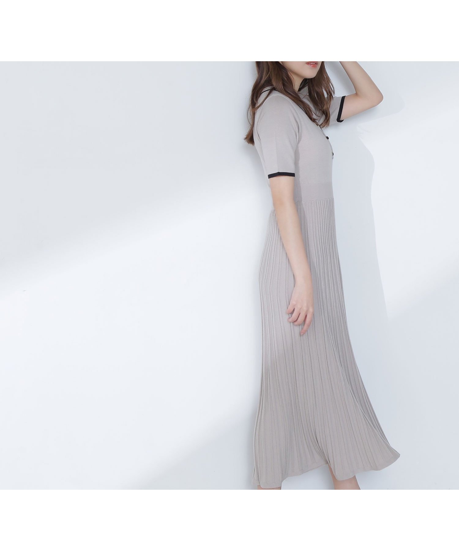 【ナチュラル ビューティー ベーシック/NATURAL BEAUTY BASIC】のバイカラーラインポロニットワンピース インテリア・キッズ・メンズ・レディースファッション・服の通販 founy(ファニー) 　ファッション　Fashion　レディースファッション　WOMEN　ワンピース　Dress　ニットワンピース　Knit Dresses　トレンド　Trend　プリーツ　Pleats　夏　Summer　ベージュ×クロ2|ID: prp329100004531107 ipo3291000000032516261