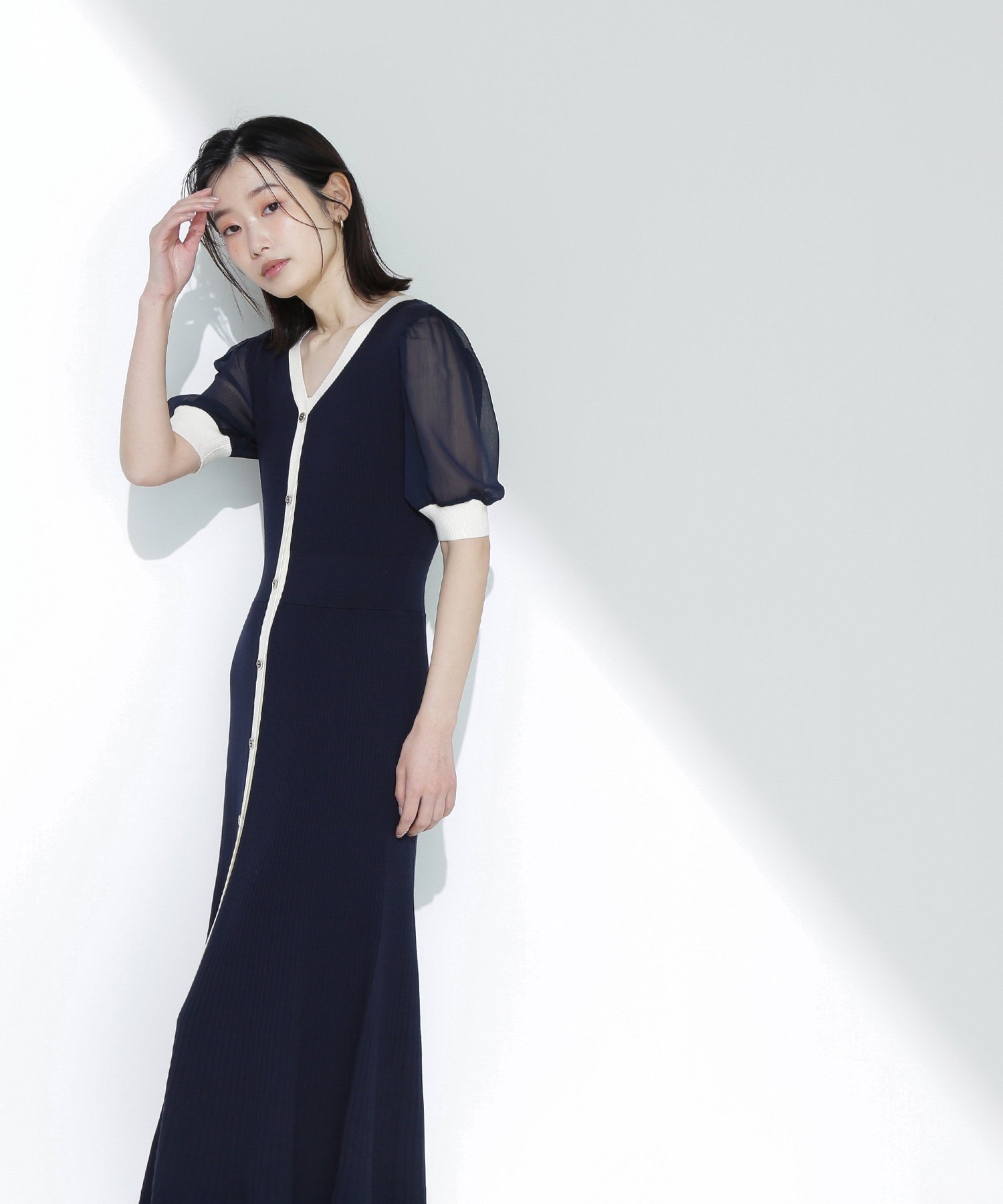 【ナチュラル ビューティー ベーシック/NATURAL BEAUTY BASIC】のシアースリーブバイカラーニットワンピース 人気、トレンドファッション・服の通販 founy(ファニー) 　ファッション　Fashion　レディースファッション　Fashion for Women　ワンピース　Dresses　ニットワンピース　Knit Dresses　シアー　Sheer, See-Through　ドッキング　Docking, Mixed Material　フロント　Front, Front Design　 other-1|ID: prp329100004531112 ipo3291000000032749601