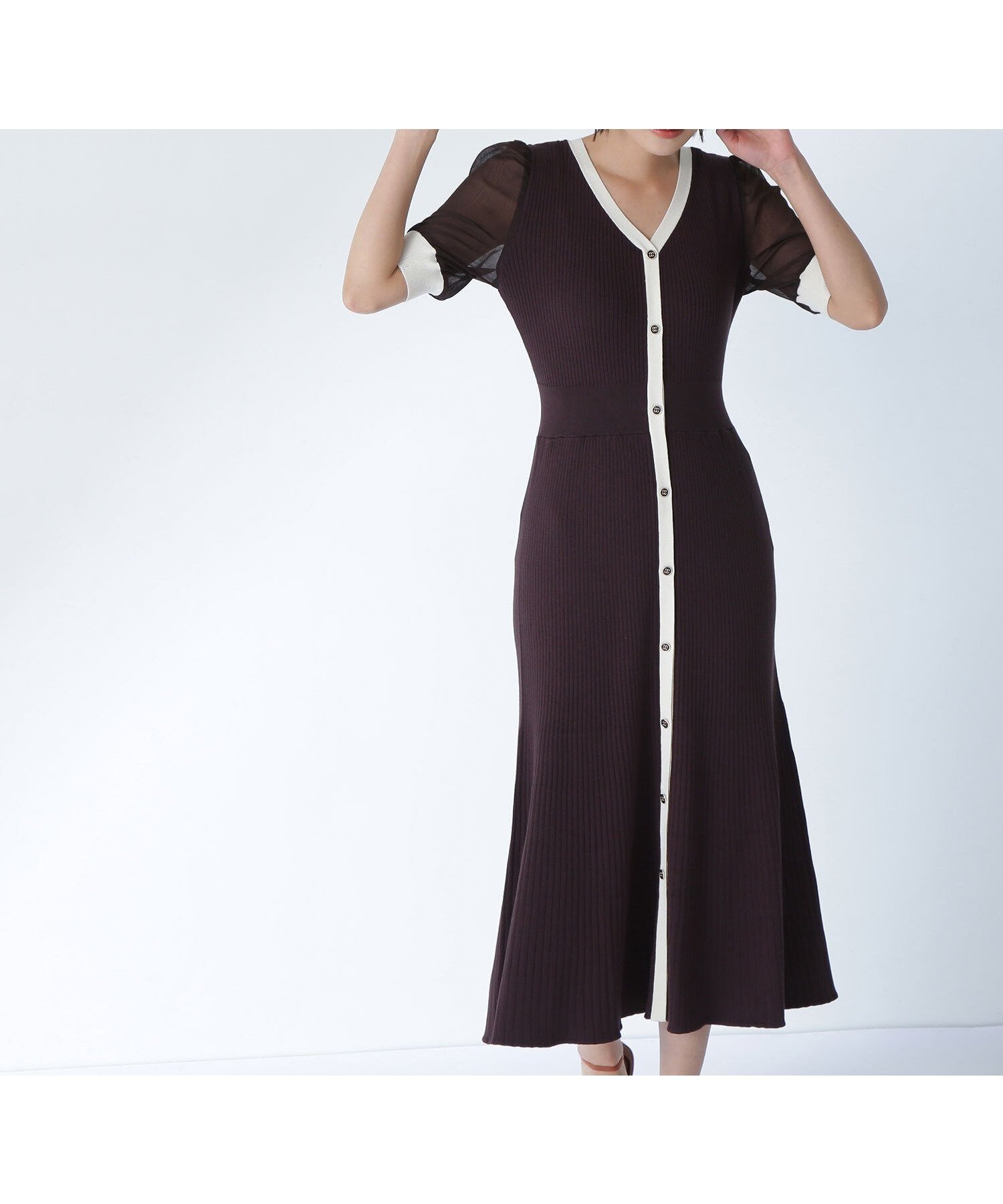 【ナチュラル ビューティー ベーシック/NATURAL BEAUTY BASIC】のシアースリーブバイカラーニットワンピース インテリア・キッズ・メンズ・レディースファッション・服の通販 founy(ファニー) 　ファッション　Fashion　レディースファッション　Fashion for Women　ワンピース　Dresses　ニットワンピース　Knit Dresses　シアー　Sheer, See-Through　ドッキング　Docking, Mixed Material　フロント　Front, Front Design　ブラウン×オフ2|ID: prp329100004531112 ipo3291000000032749606
