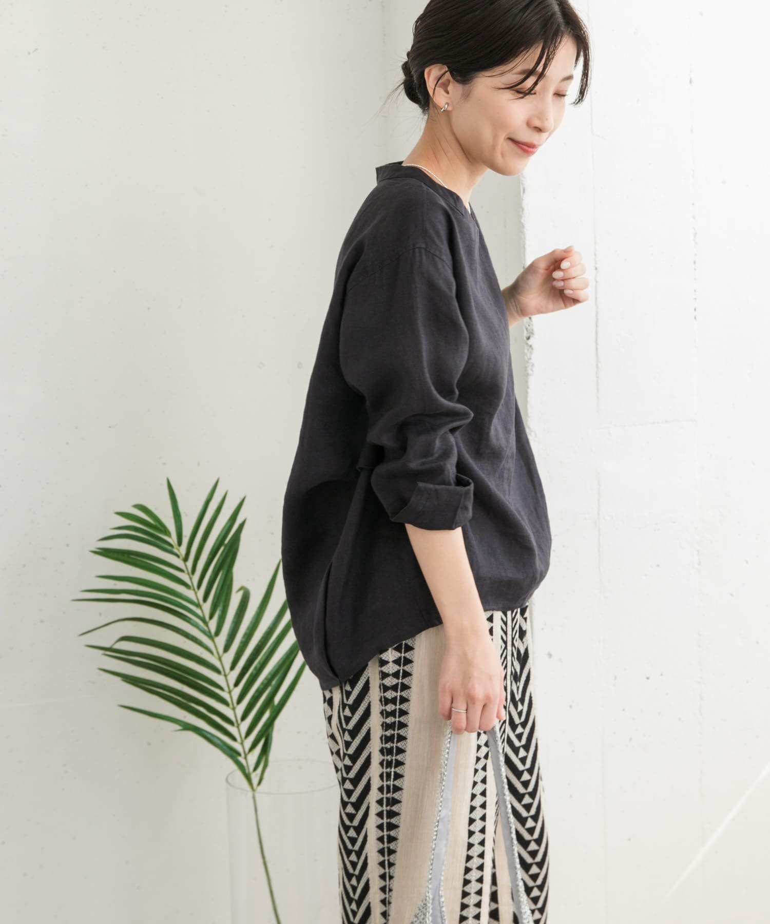 【アーバンリサーチ ドアーズ/URBAN RESEARCH DOORS】のリネンバックタックプルオーバー インテリア・キッズ・メンズ・レディースファッション・服の通販 founy(ファニー) 　ファッション　Fashion　レディースファッション　Fashion for Women　トップス・カットソー　Cut & Sew Tops　カジュアルプルオーバー・ニットトップス　Pullovers & Knit Tops / Casual Pullovers　バッグ　Bags　2025年　2025　2025春夏・S/S　Spring/Summer 2025 SS25　リネン　Linen, Linen Fabric　人気　Popular, Best Seller　夏　Summer　春　Spring　S/S・春夏　SS, Spring/Summer, Warm Season　長袖　Long Sleeve, Full Sleeve　NAVY|ID: prp329100004531139 ipo3291000000032723905